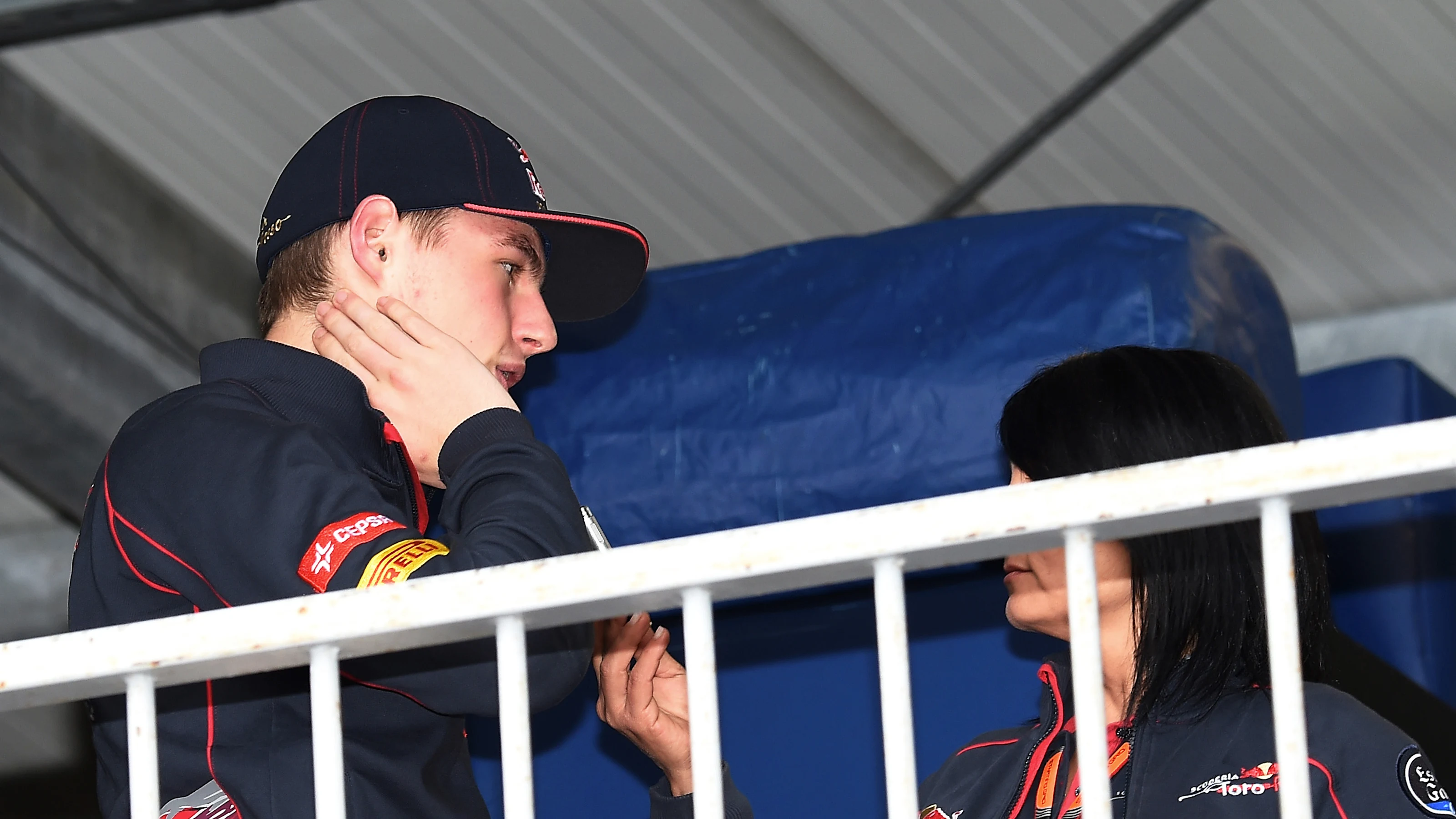 Max Verstappen (NDL) Scuderia Toro Rosso holds his neck following his crash during the race at