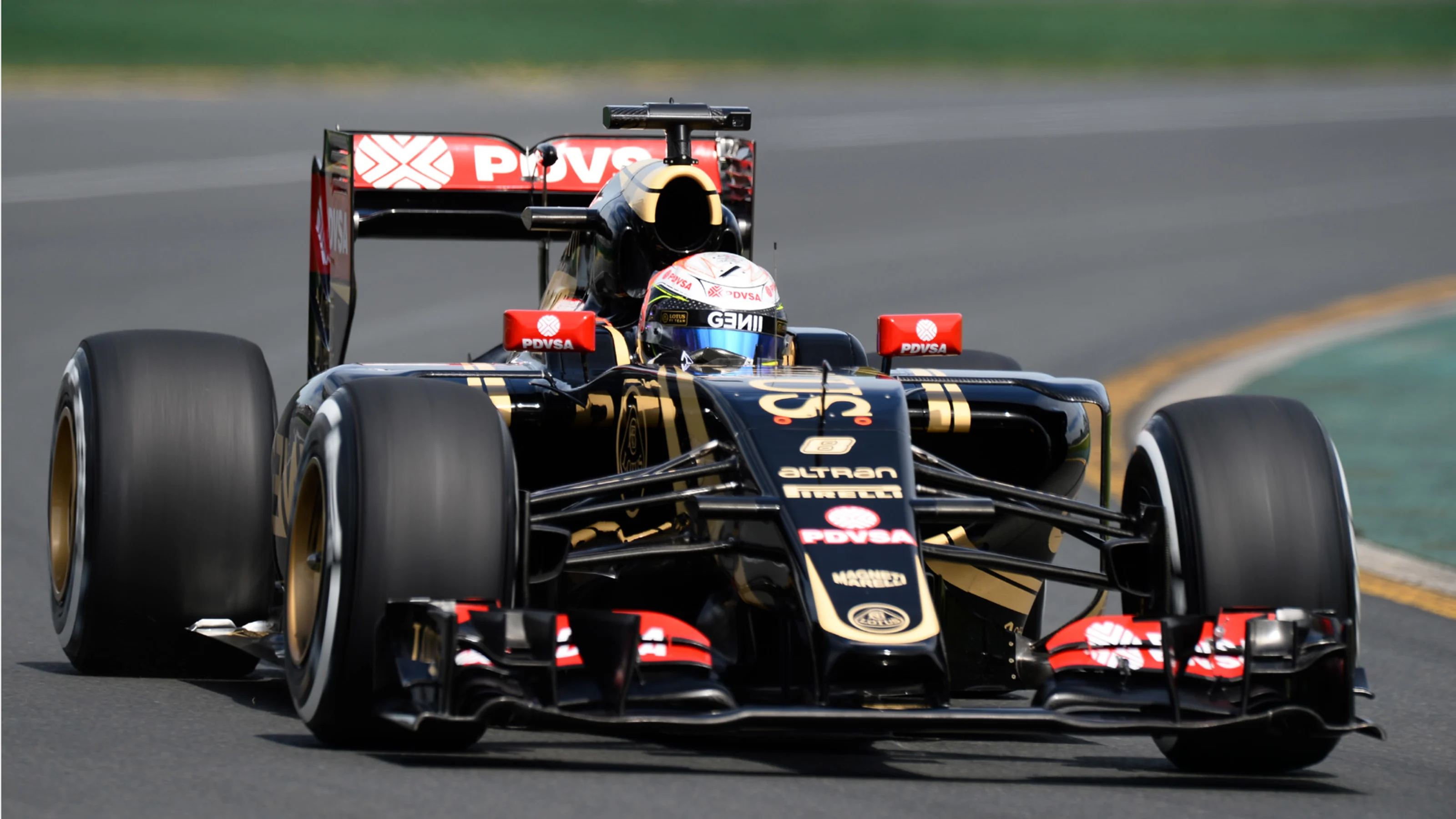 Pastor Maldonado (VEN) Lotus E23 Hybrid at Formula One World Championship, Rd1, Australian Grand