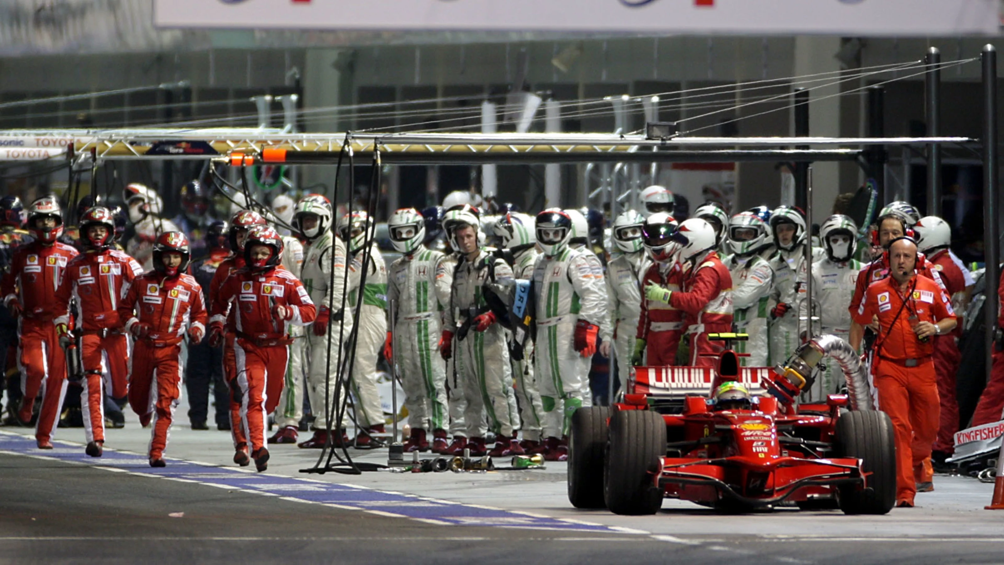 Felipe Massa (BRA) Ferrari F2008 at the end of the pitlane after a fuel rig problem. Formula One