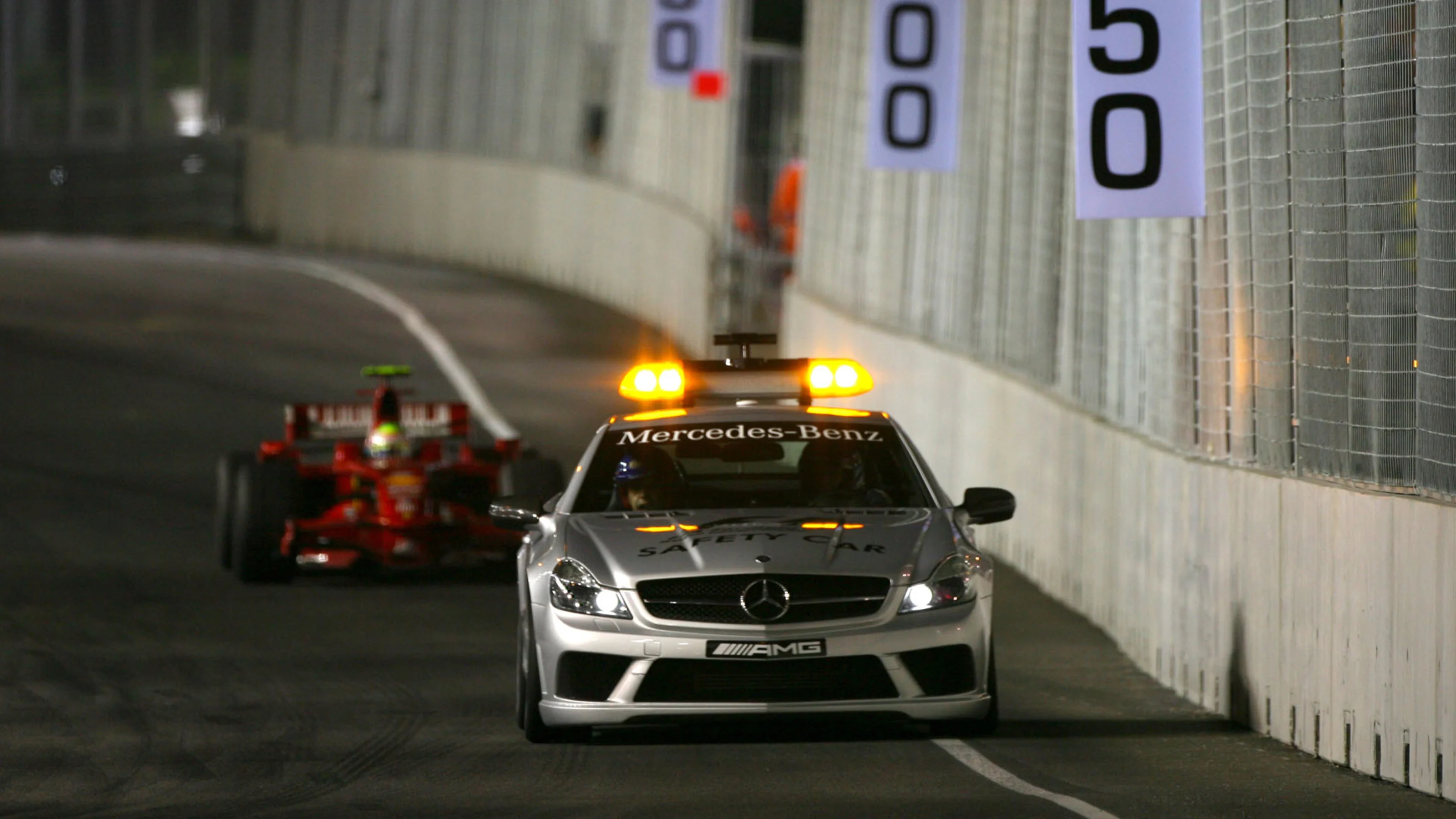 The safety car leads Felipe Massa (BRA) Ferrari F2008 Formula One World Championship, Rd 15,