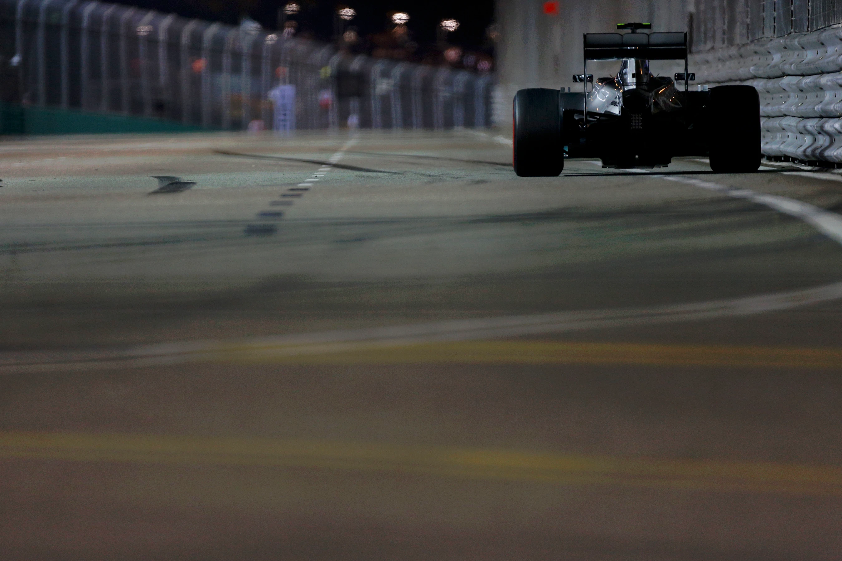 Nico Rosberg (GER) Mercedes AMG F1 W05. Formula One World Championship, Rd14, Singapore Grand Prix,