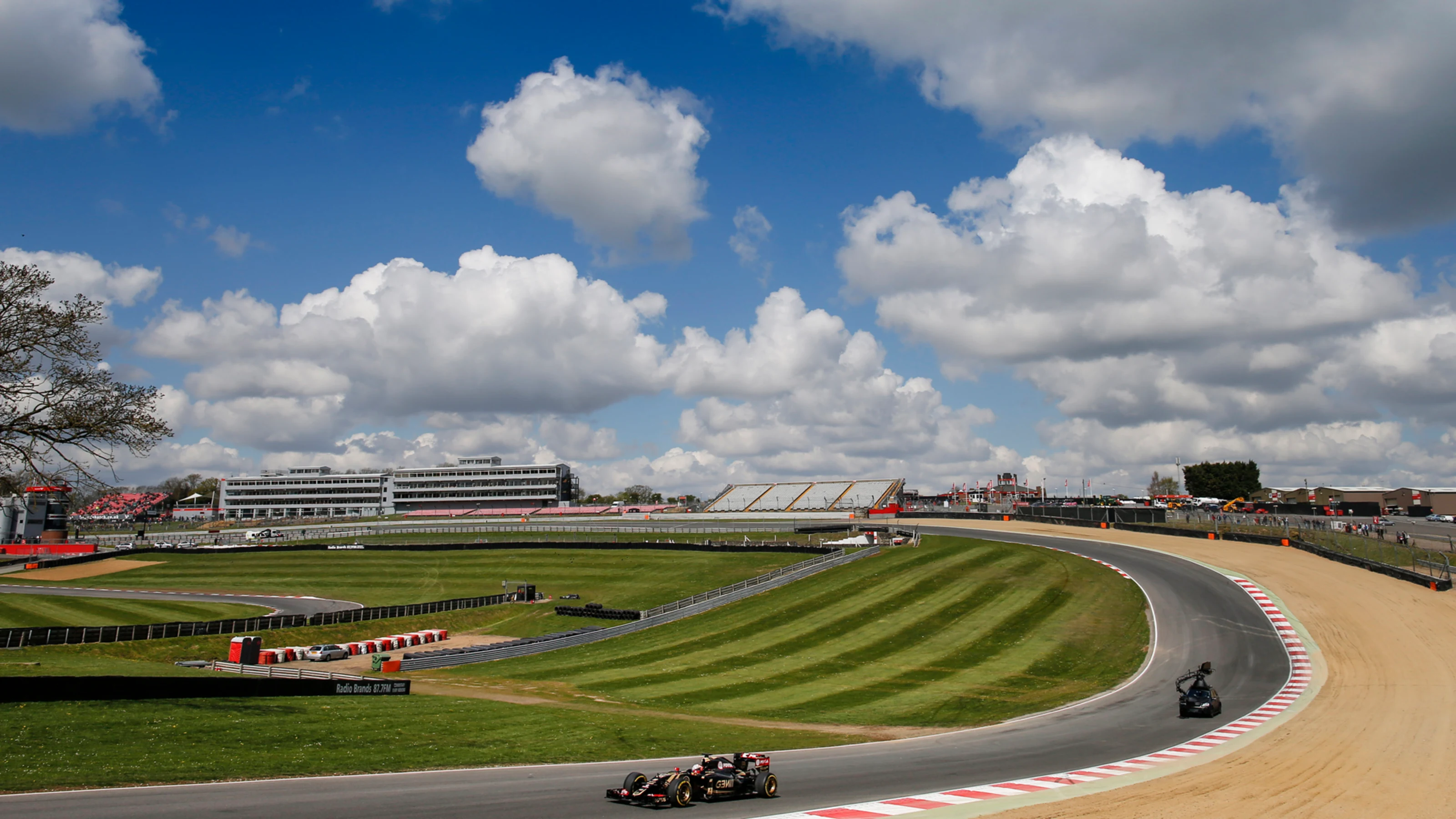 Brands Hatch, Kent, UK. Monday 27 April 2015. Romain Grosjean, Lotus E23 Mercedes on track