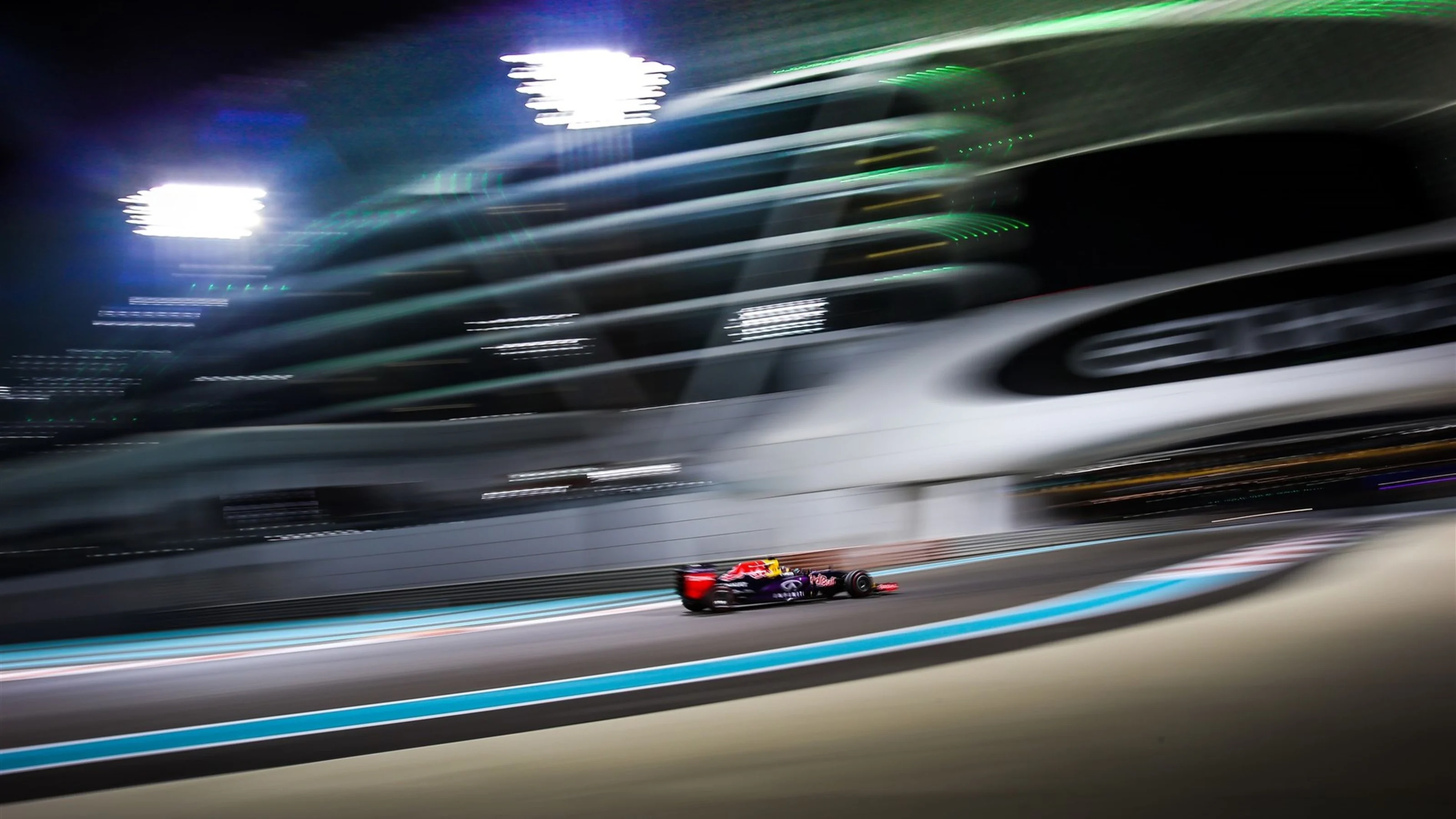 Daniel Ricciardo (AUS) Red Bull Racing RB11at Formula One World Championship, Rd19, Abu Dhabi Grand