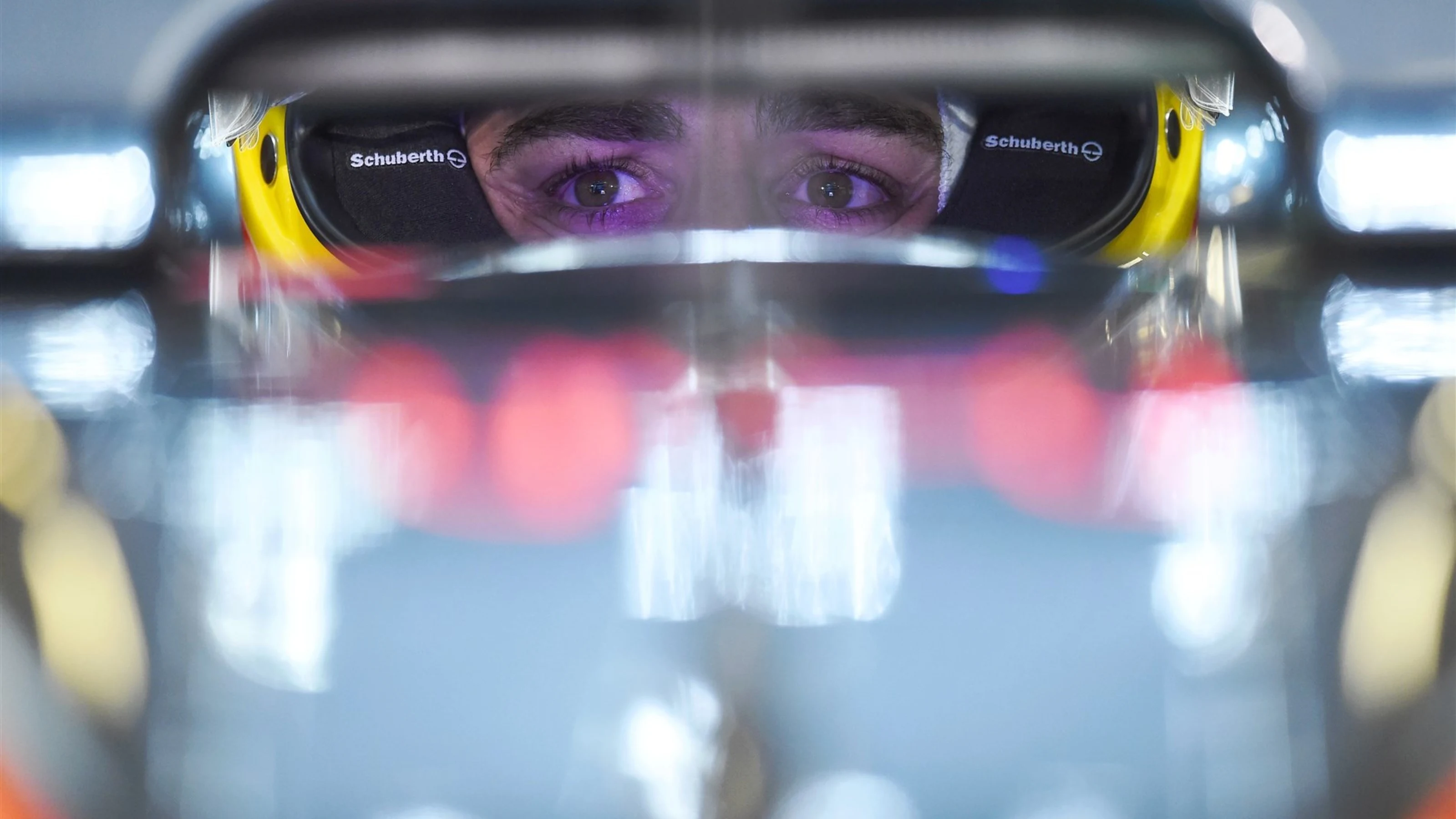 Fernando Alonso (ESP) McLaren MP4-30 at Formula One World Championship, Rd19, Abu Dhabi Grand Prix,