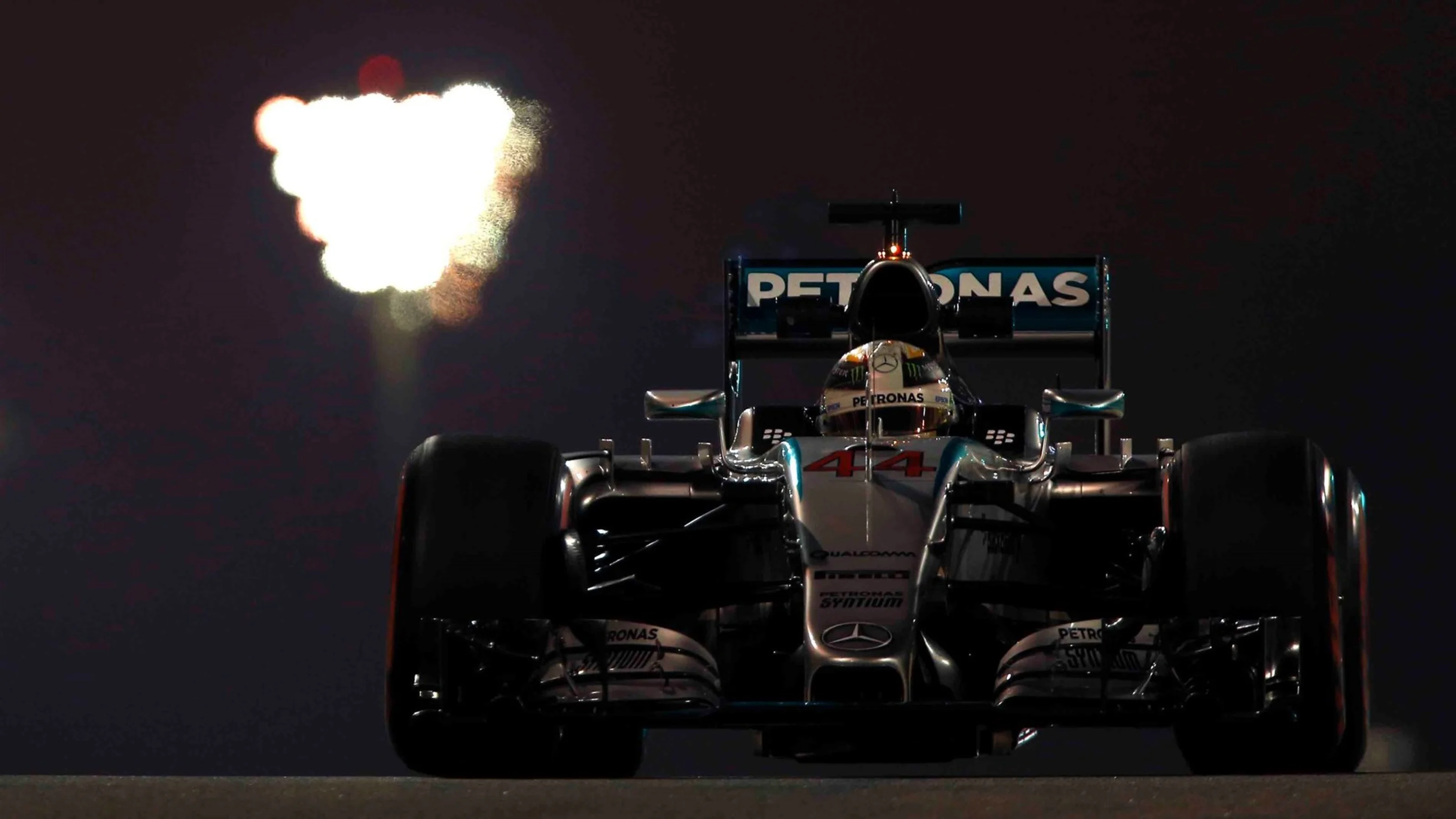 Lewis Hamilton (GBR) Mercedes AMG F1 W06 at Formula One World Championship, Rd19, Abu Dhabi Grand