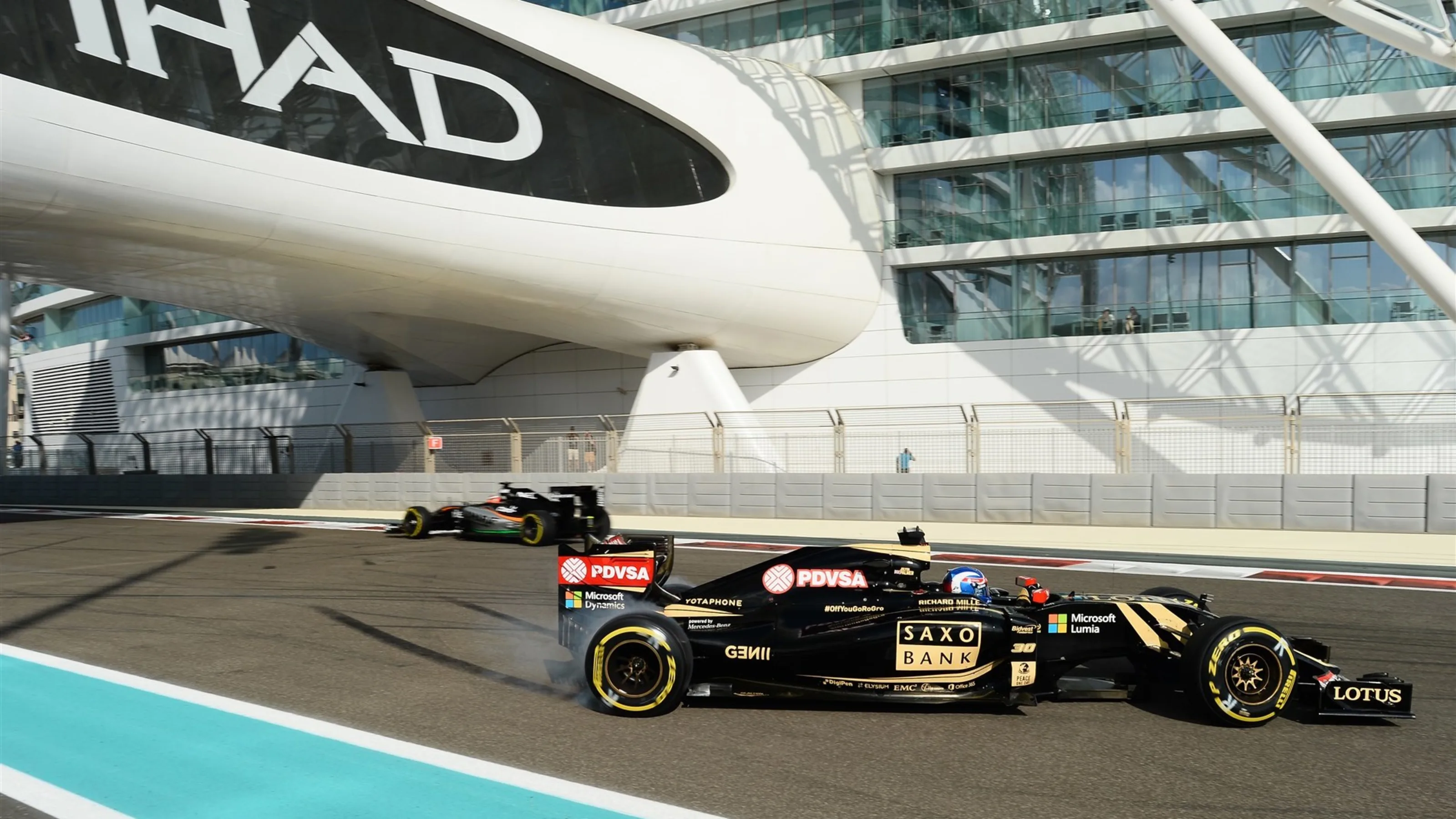 Jolyon Palmer (GBR) Lotus Test and Reserve Driver spins at Formula One World Championship, Rd19,