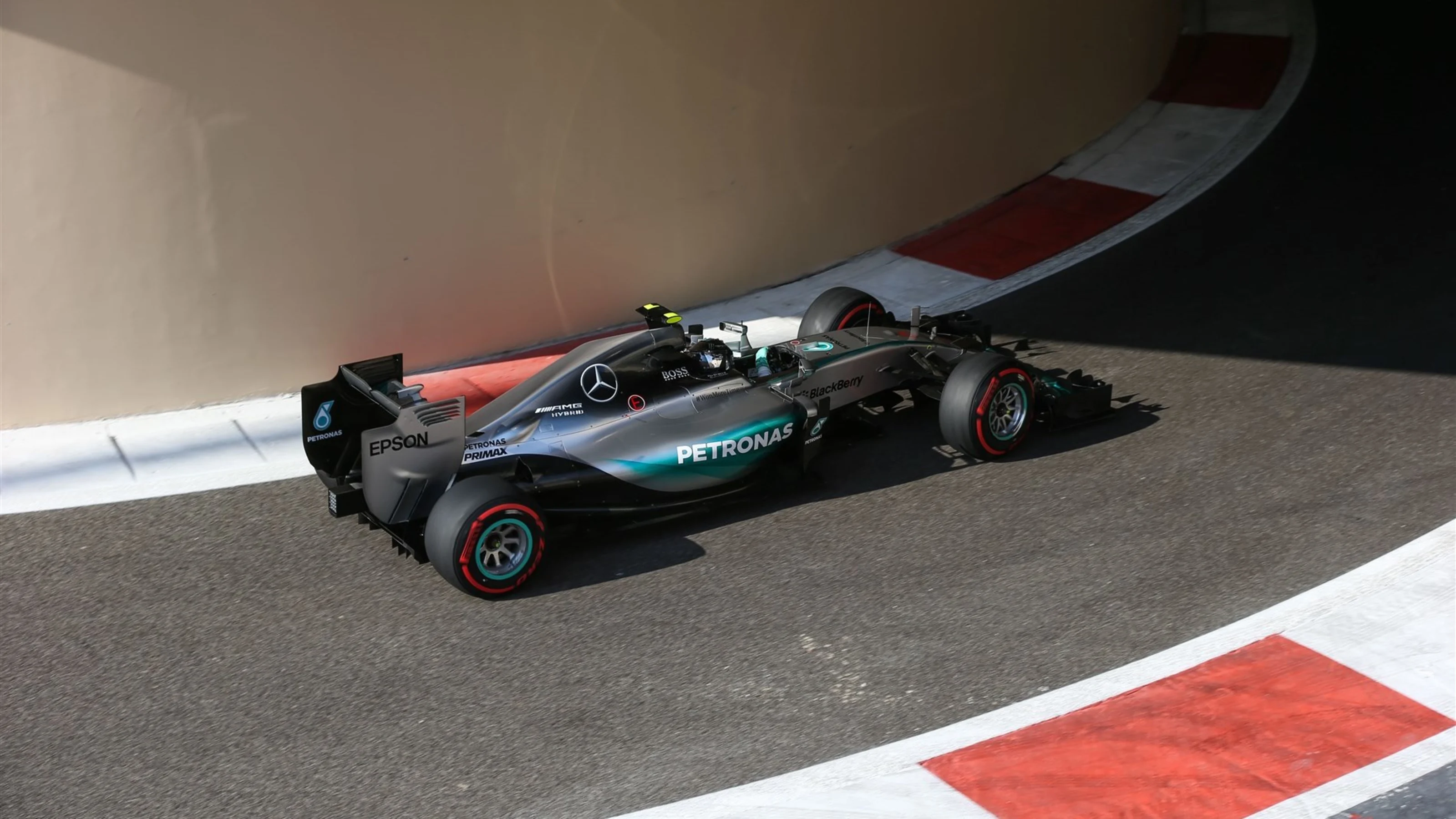 Nico Rosberg (GER) Mercedes AMG F1 W06 at Formula One World Championship, Rd19, Abu Dhabi Grand