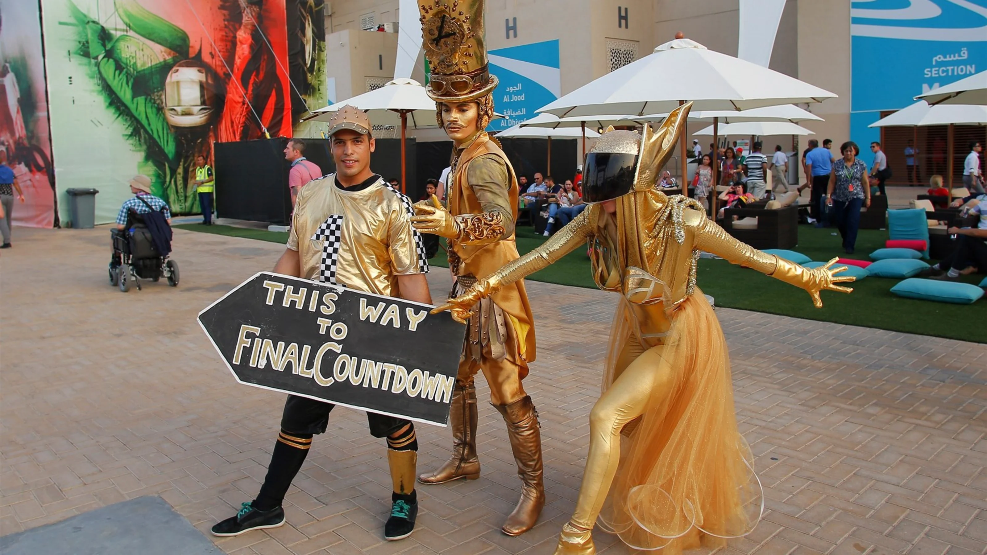 Entertainment at Formula One World Championship, Rd19, Abu Dhabi Grand Prix, Qualifying, Yas Marina