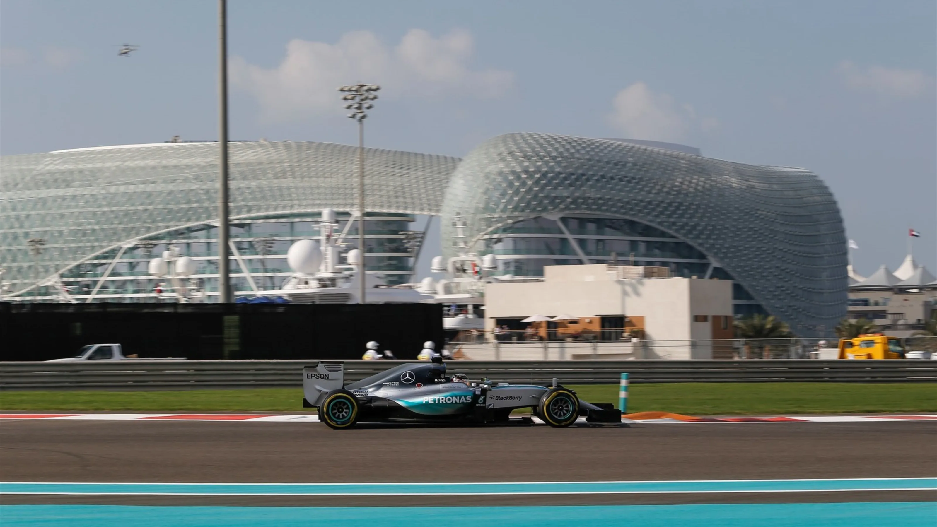 Lewis Hamilton (GBR) Mercedes AMG F1 W06 at Formula One World Championship, Rd19, Abu Dhabi Grand