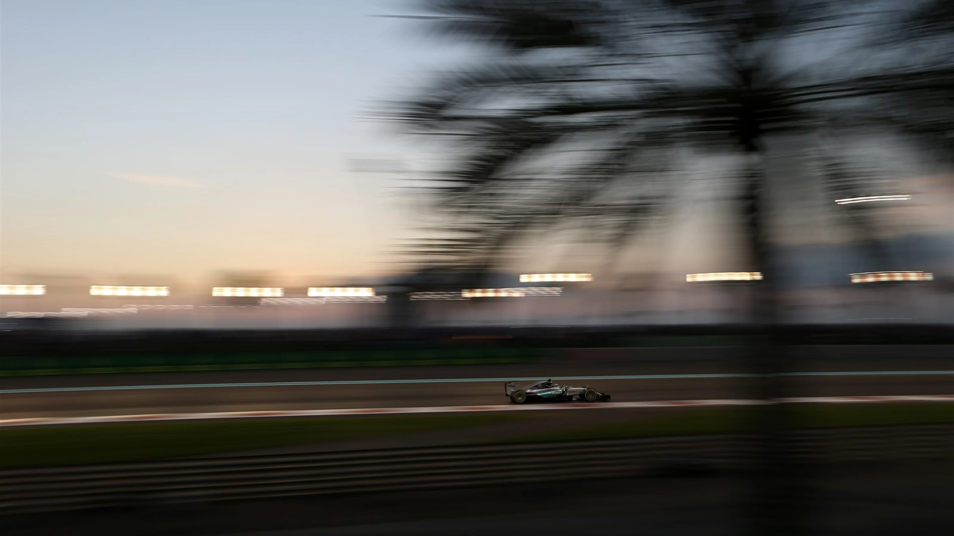 Lewis Hamilton (GBR) Mercedes AMG F1 W06 at Formula One World Championship, Rd19, Abu Dhabi Grand