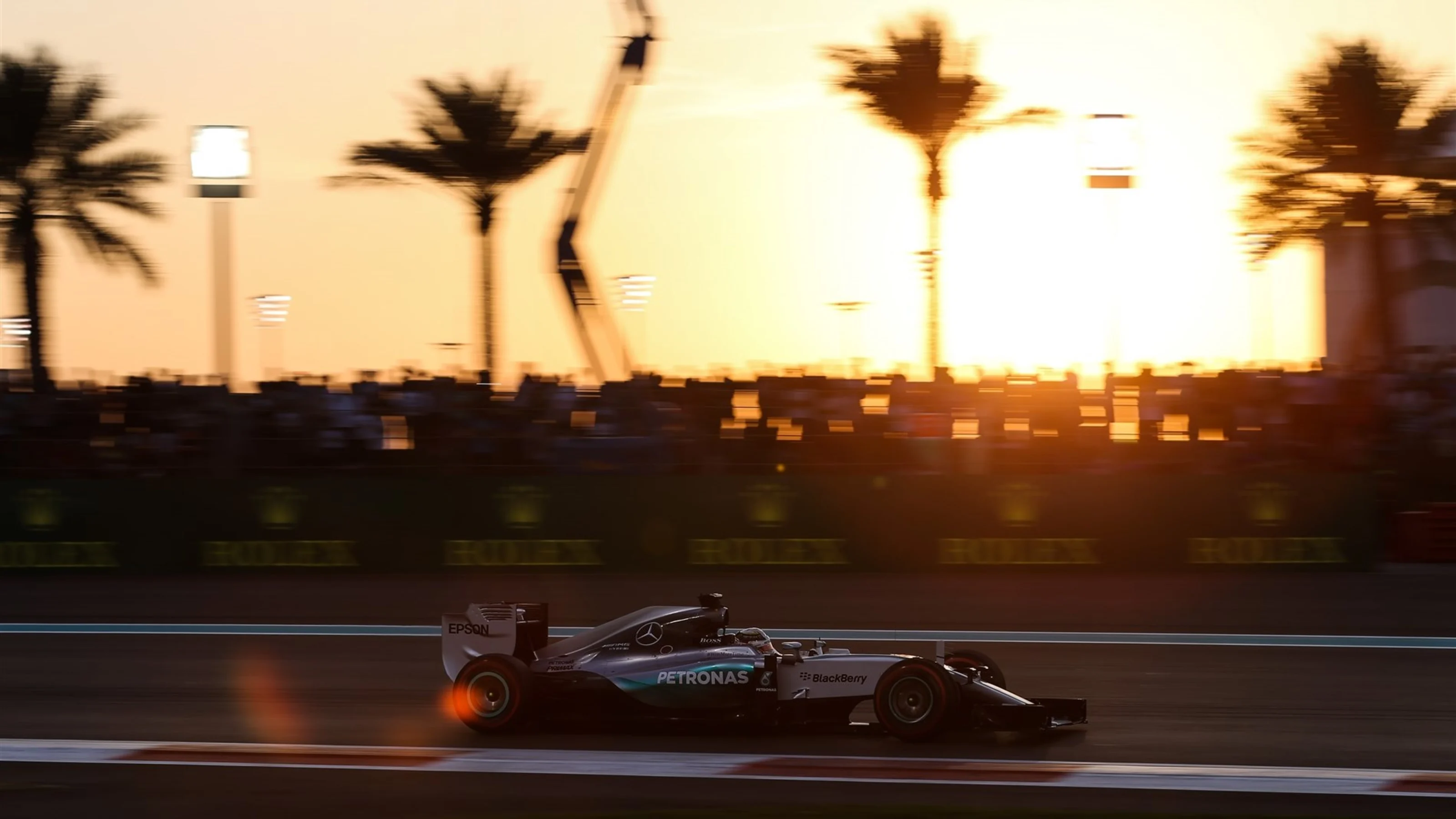 Lewis Hamilton (GBR) Mercedes AMG F1 W06 at Formula One World Championship, Rd19, Abu Dhabi Grand