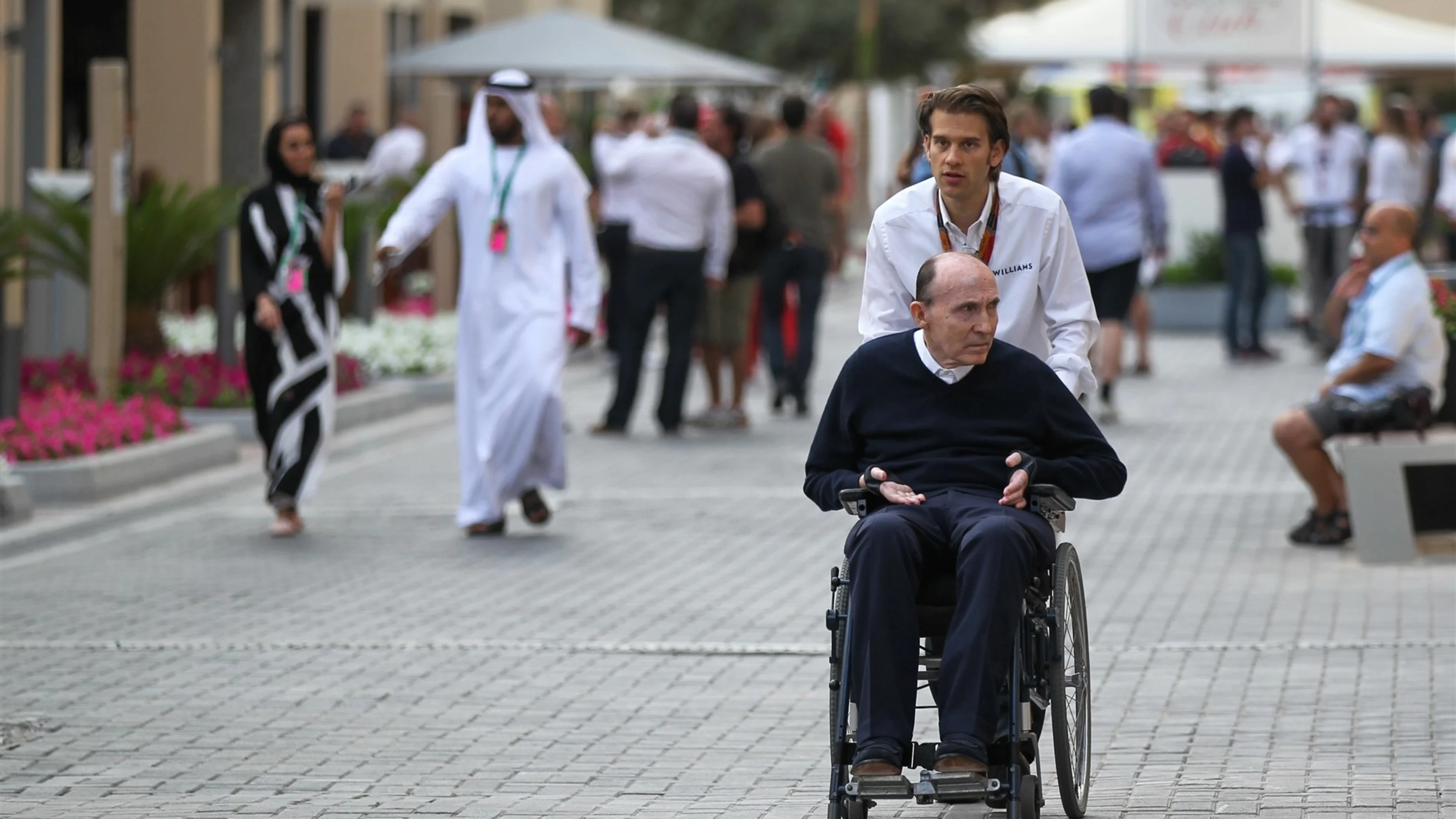 Frank Williams (GBR) Williams Team Owner at Formula One World Championship, Rd19, Abu Dhabi Grand