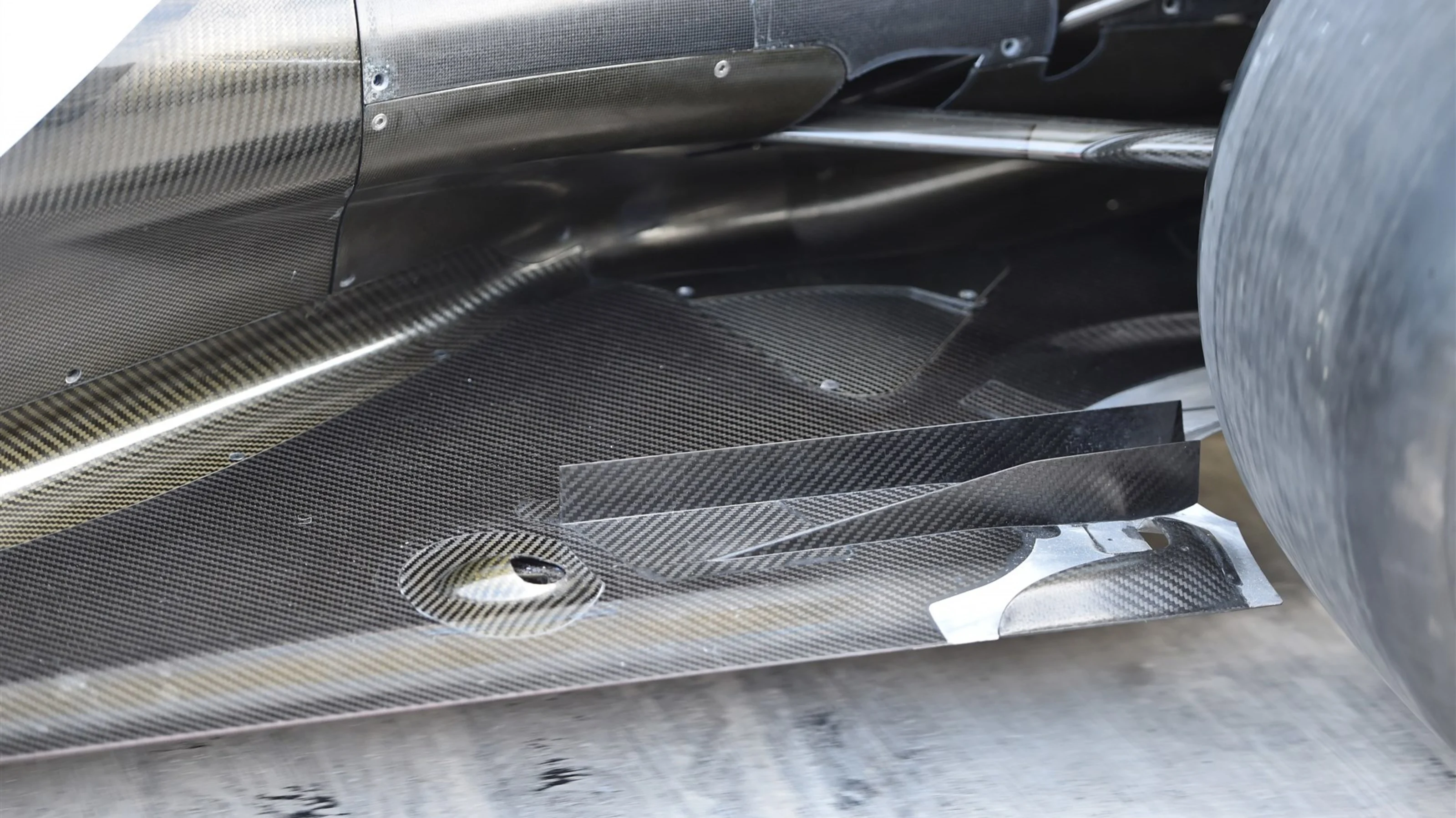 Mercedes AMG F1 W06 rear floor detail at Formula One World Championship, Rd19, Abu Dhabi Grand