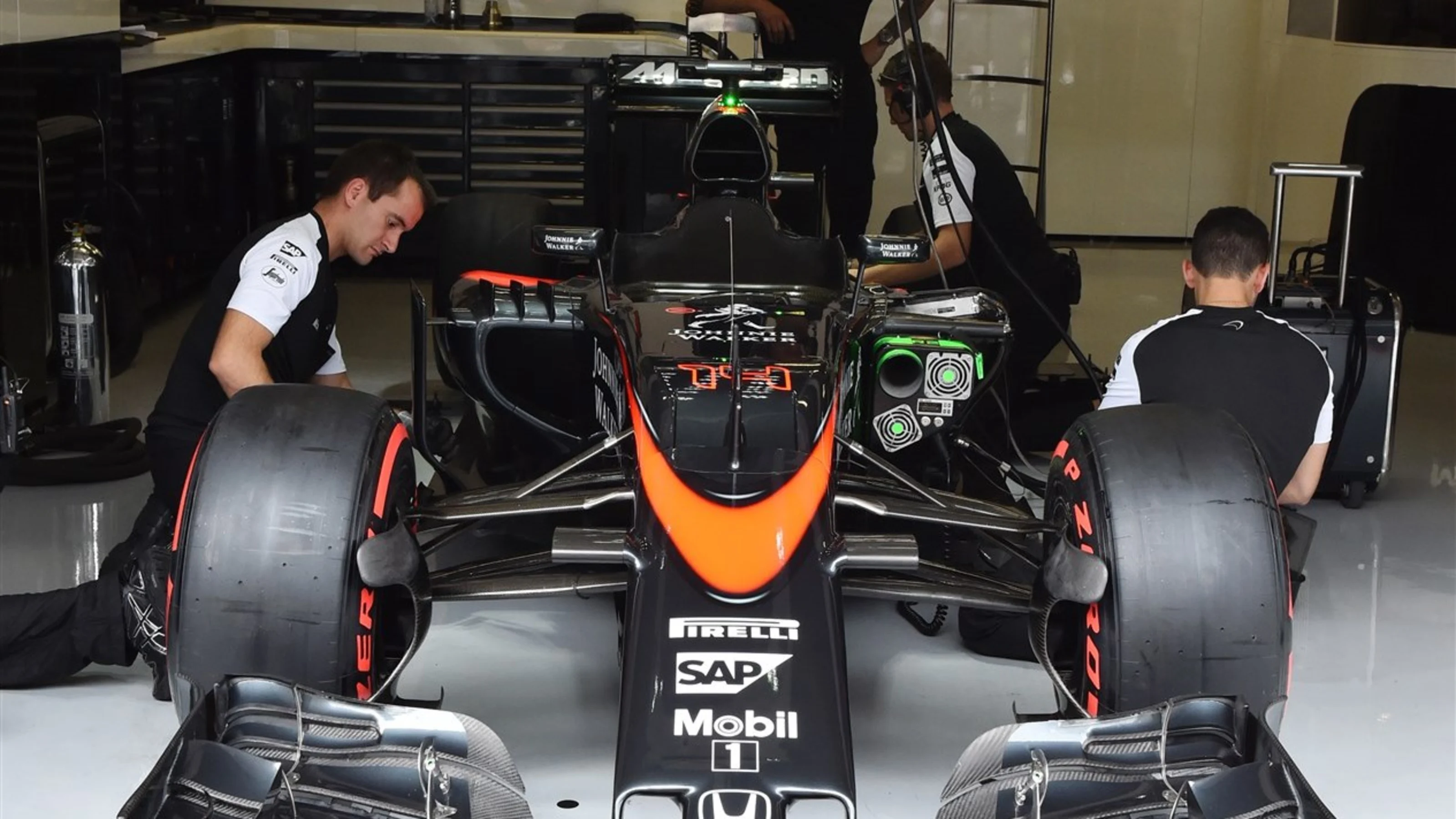 McLaren MP4-30 with new nose at Formula One World Championship, Rd8, Austrian Grand Prix, Practice,