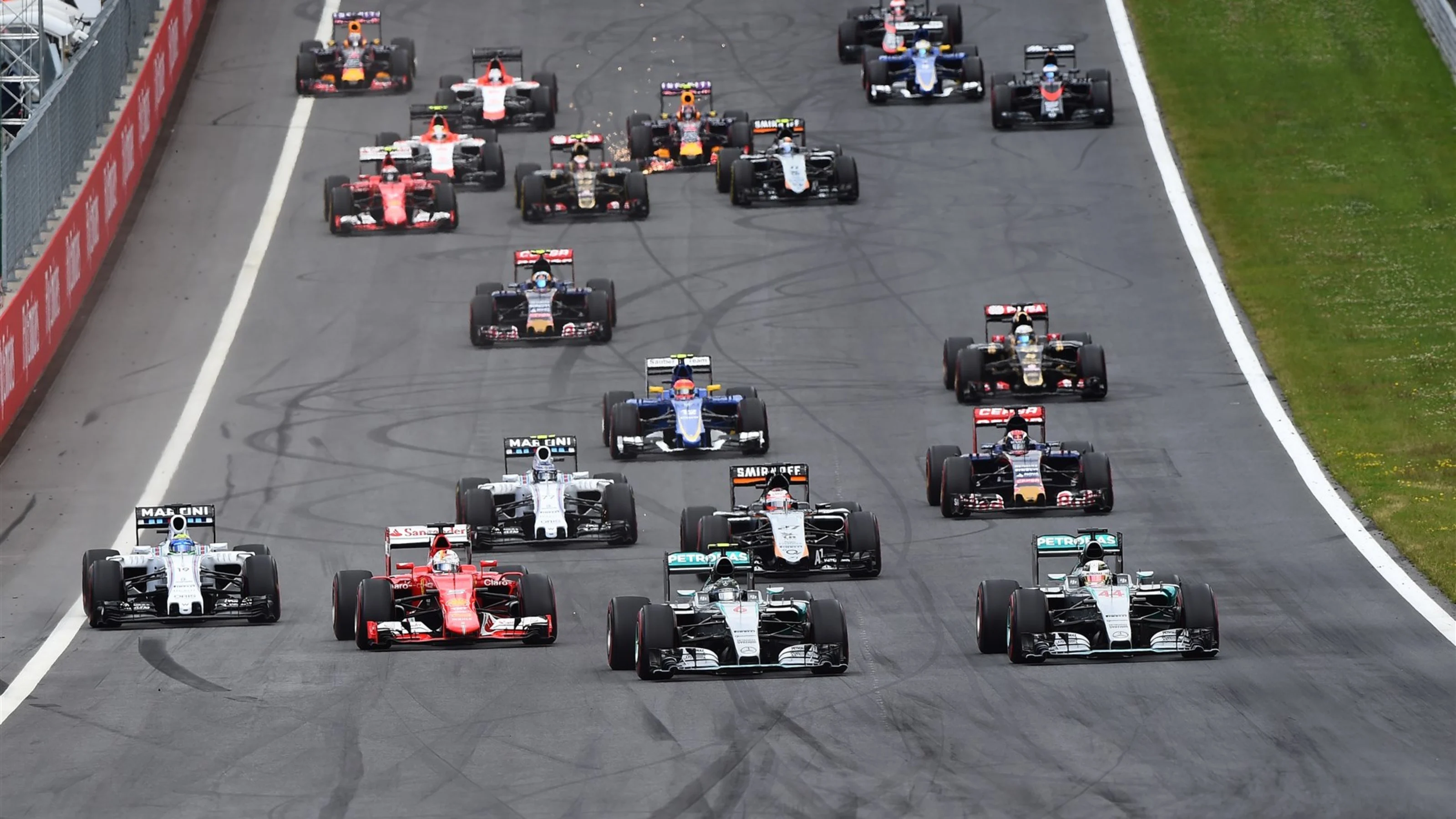 Nico Rosberg (GER) Mercedes AMG F1 W06 leads Lewis Hamilton (GBR) Mercedes AMG F1 W06 at the start