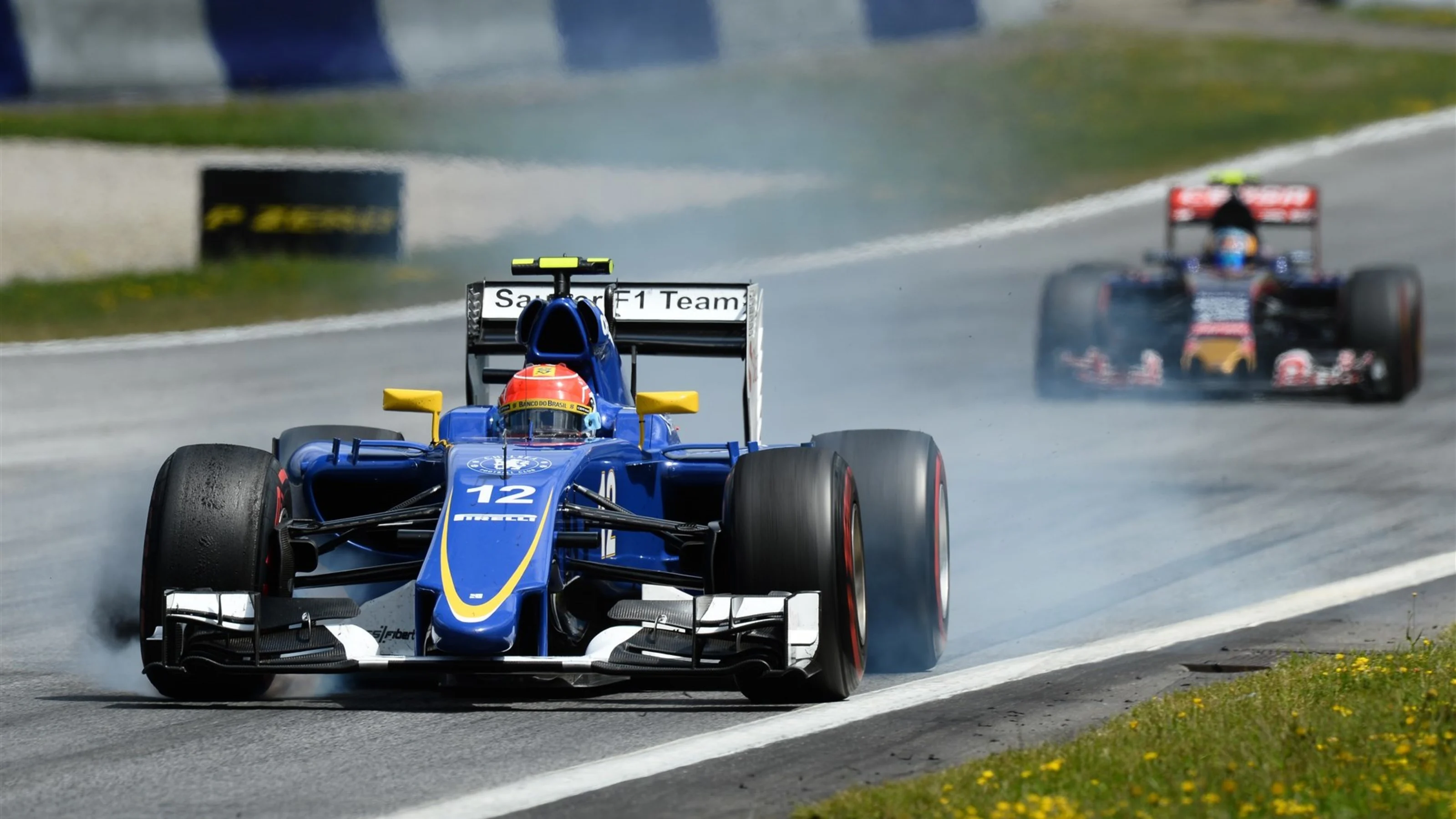 Felipe Nasr (BRA) Sauber C34 with brake udst from front wheels at Formula One World Championship,