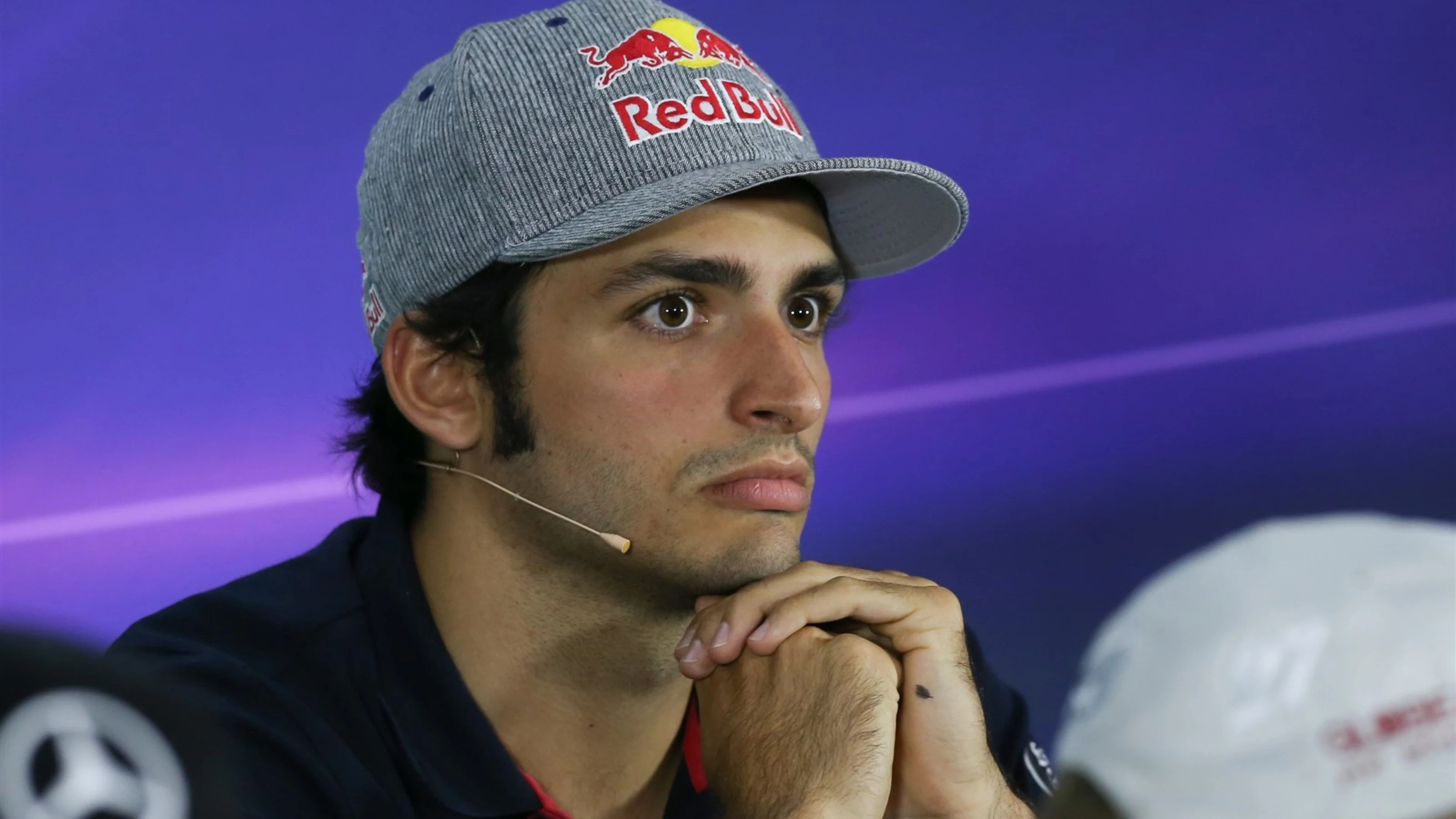 Carlos Sainz jr (ESP) Scuderia Toro Rosso in the press conference at Formula One World