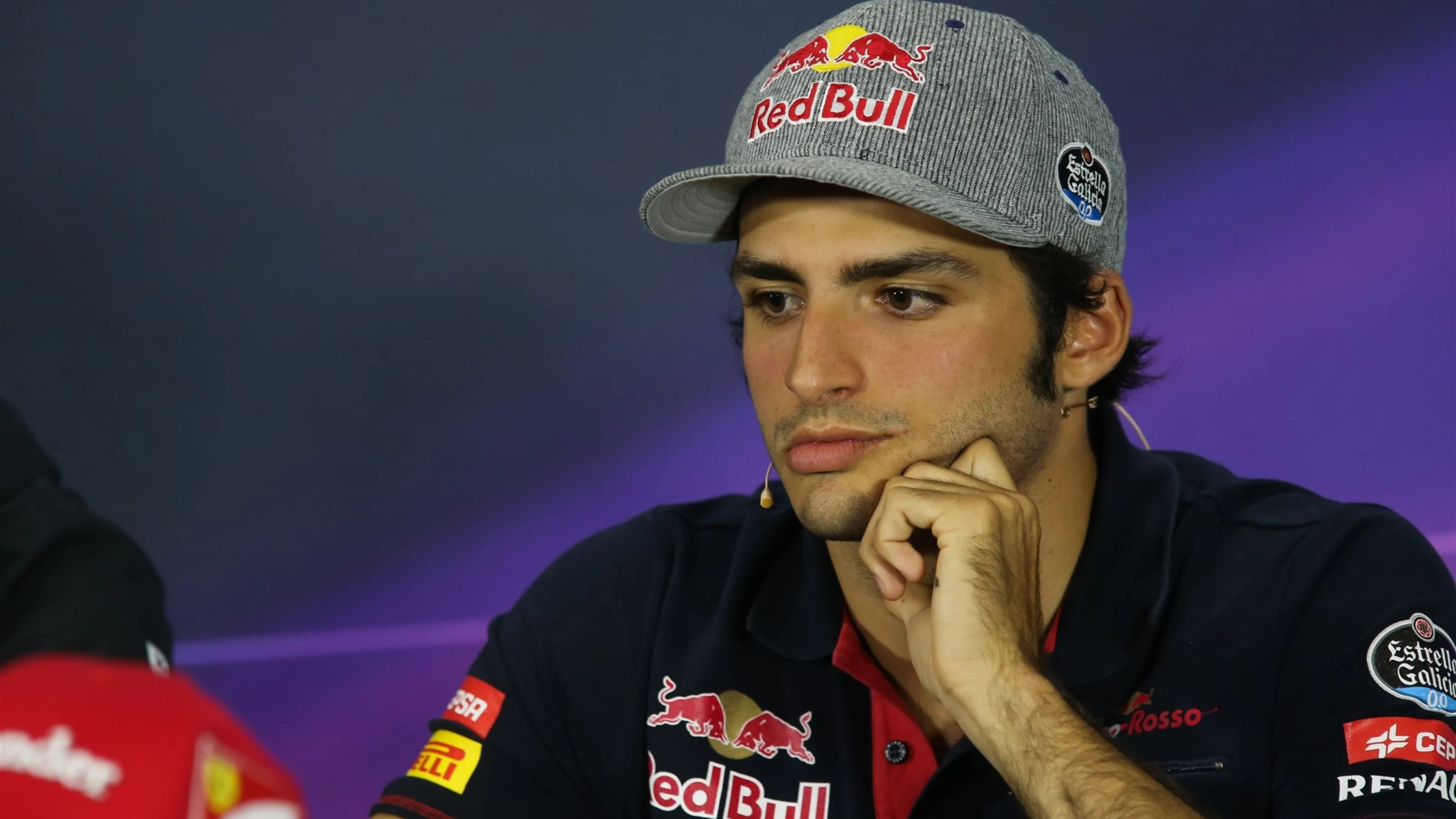 Carlos Sainz jr (ESP) Scuderia Toro Rosso in the press conference at Formula One World