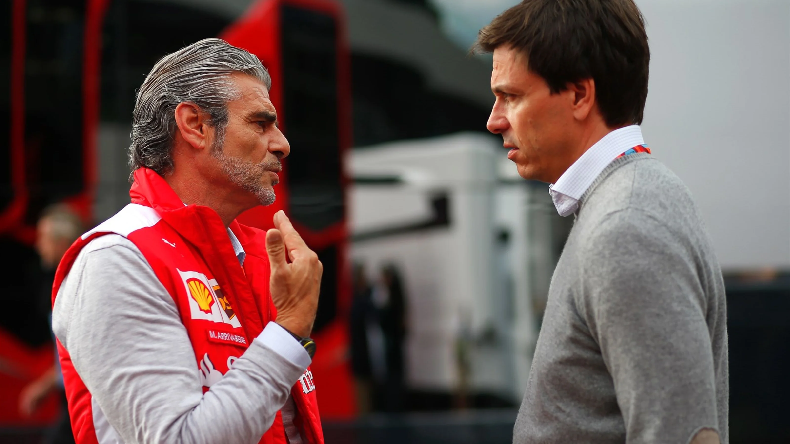 Maurizio Arrivabene (ITA) Ferrari Team Principal and Toto Wolff (AUT) Mercedes AMG F1 Director of