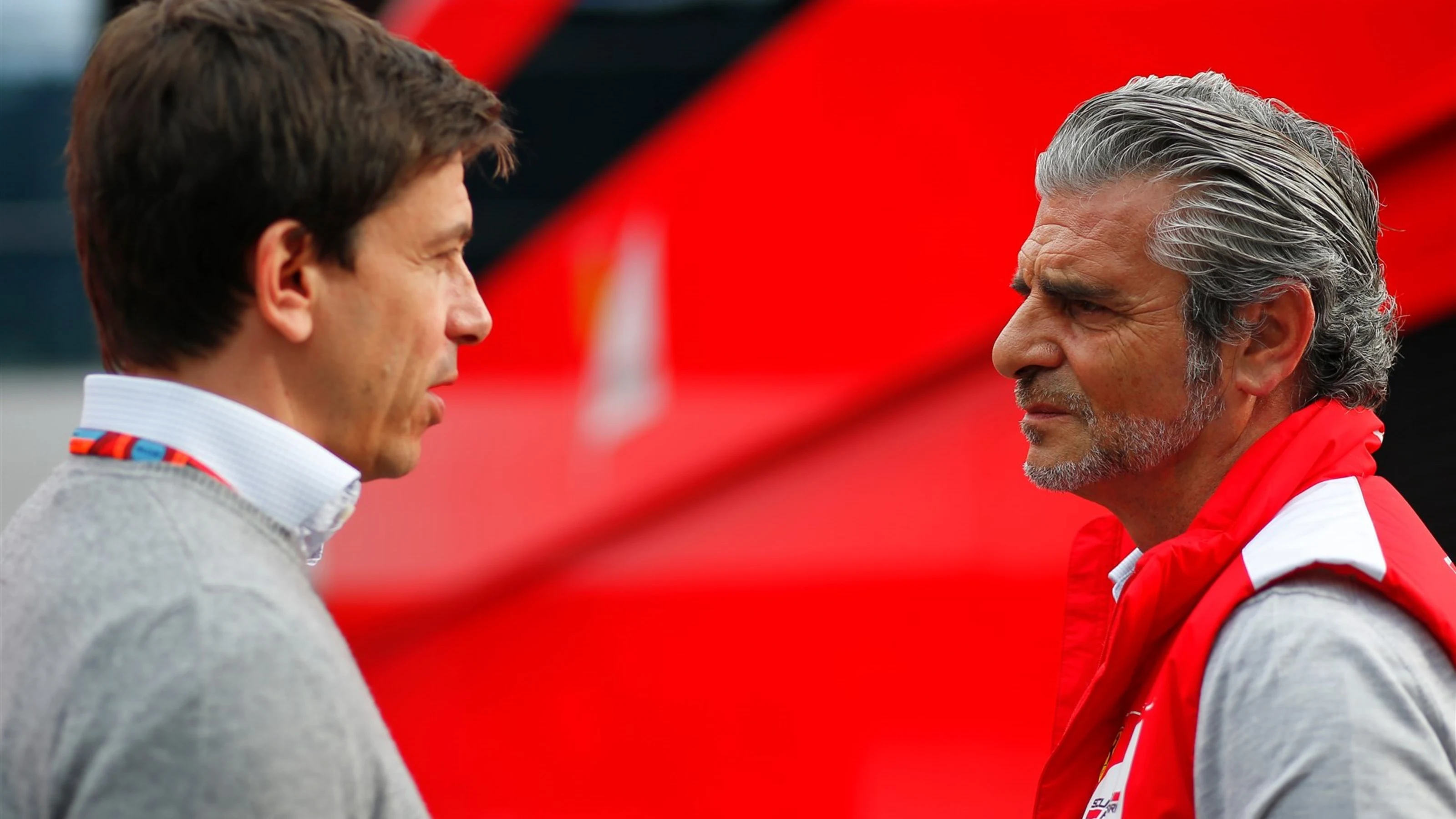 Maurizio Arrivabene (ITA) Ferrari Team Principal and Toto Wolff (AUT) Mercedes AMG F1 Director of