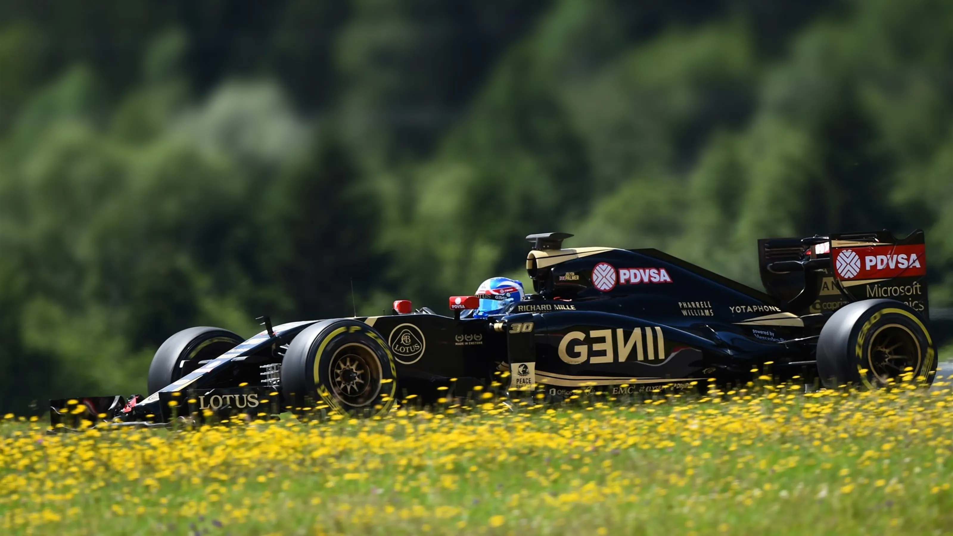 Jolyon Palmer (GBR) Lotus E23 Hybrid at Formula One Testing, Day Two, Spielberg, Austria, Wednesday