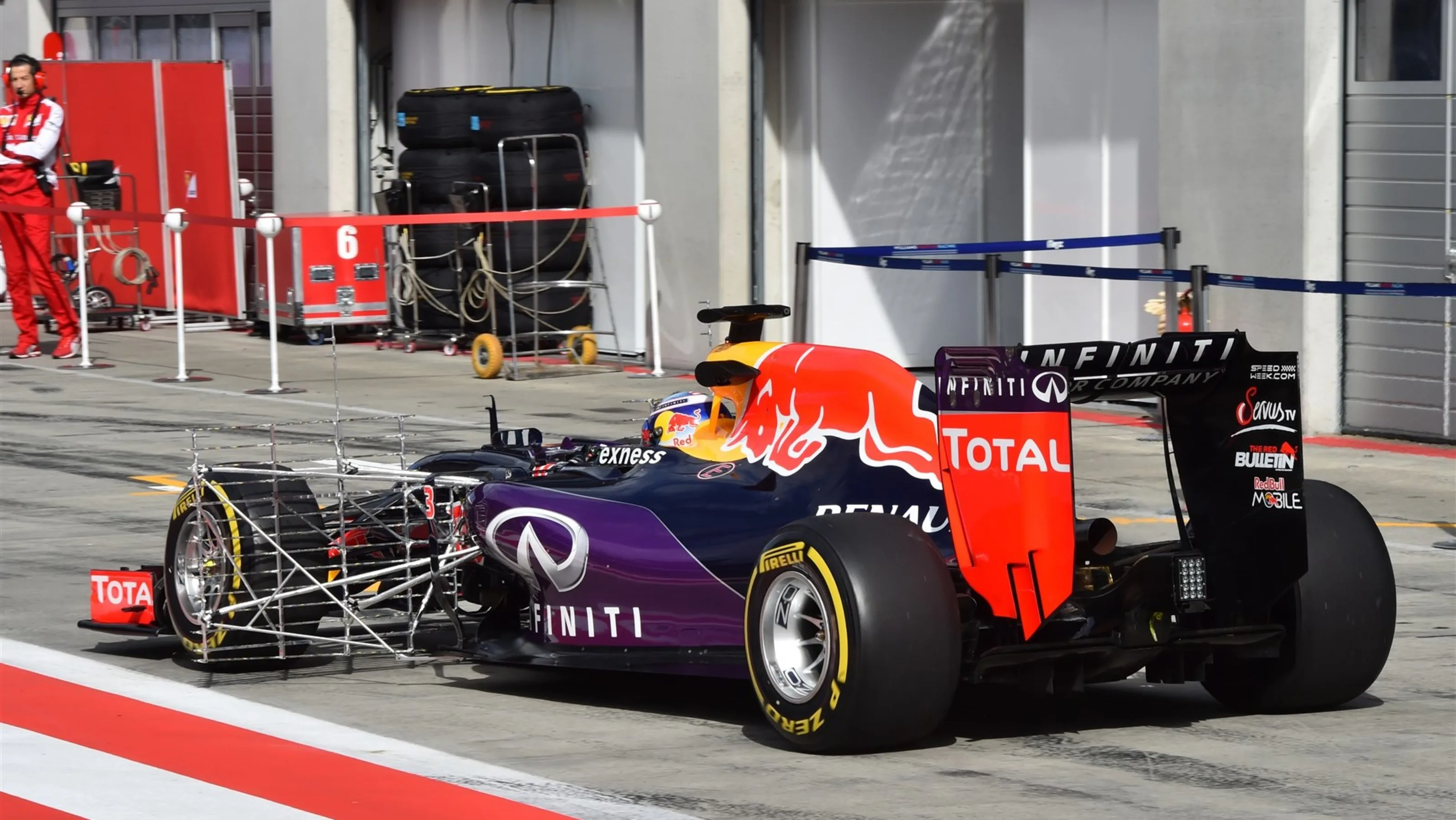 Daniel Ricciardo (AUS) Red Bull Racing RB11 with aero device at Formula One Testing, Day Two,