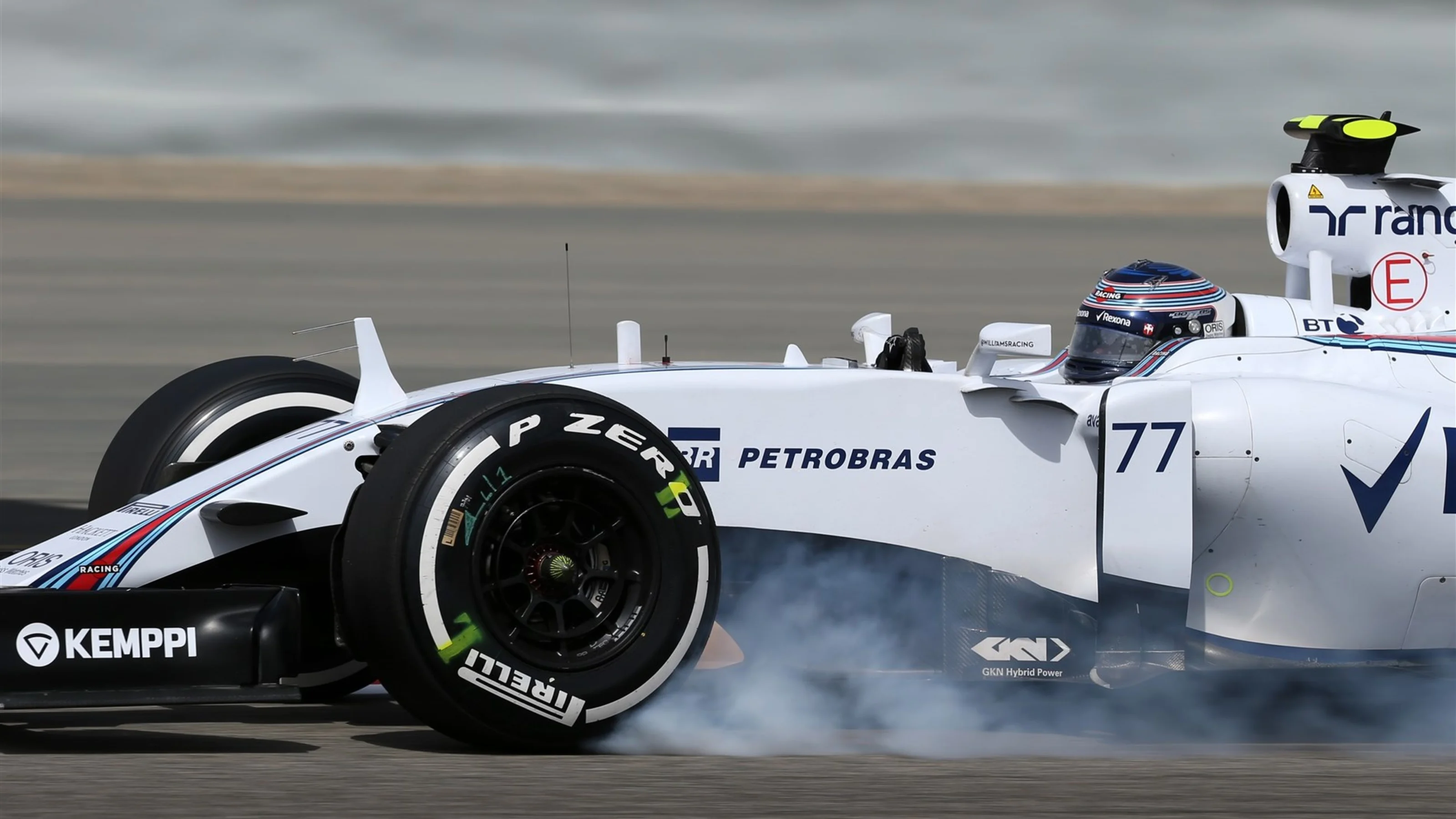 Valtteri Bottas (FIN) Williams FW37 locks up at Formula One World Championship, Rd4, Bahrain Grand