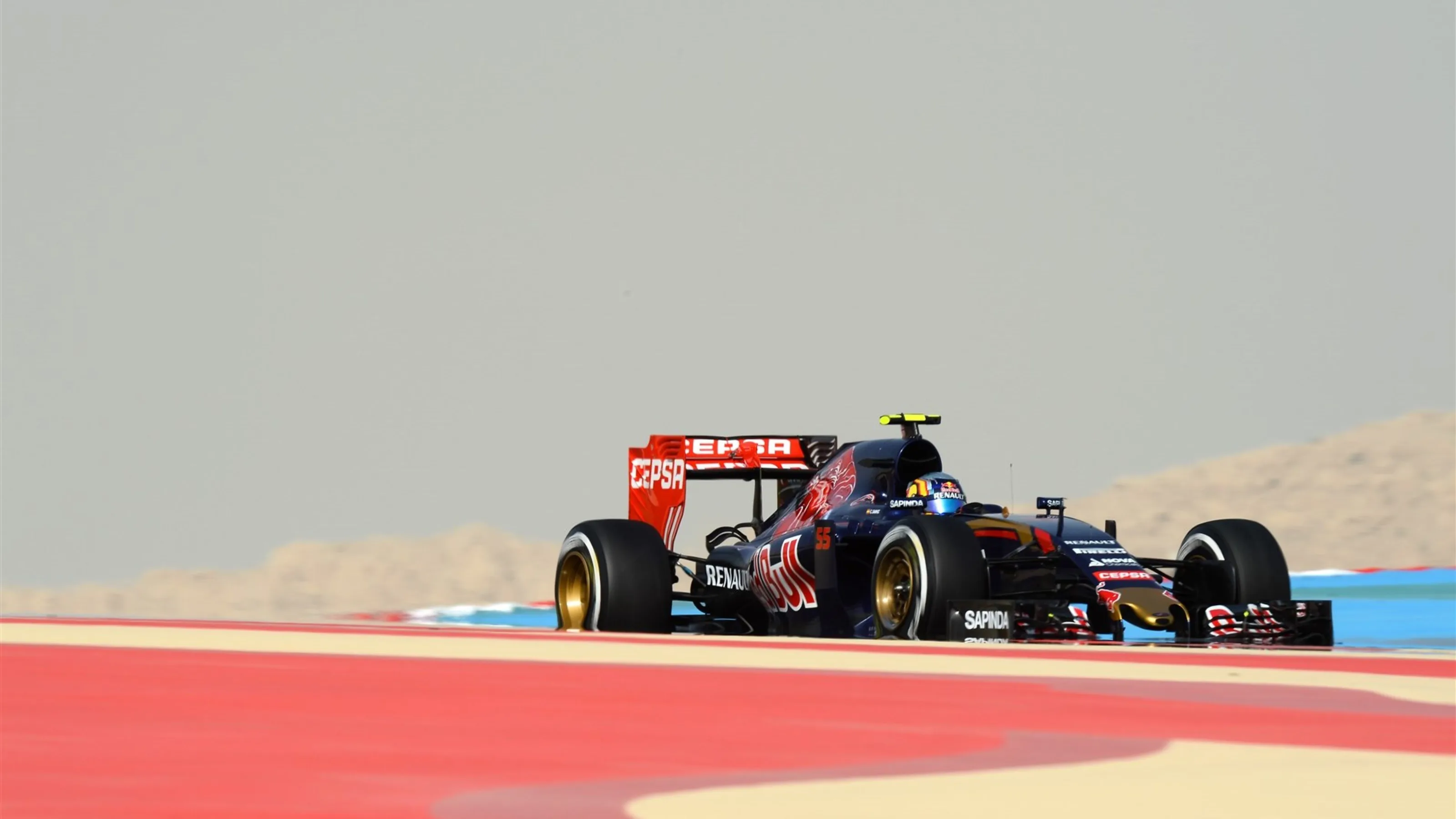 Carlos Sainz jr (ESP) Scuderia Toro Rosso STR10 at Formula One World Championship, Rd4, Bahrain