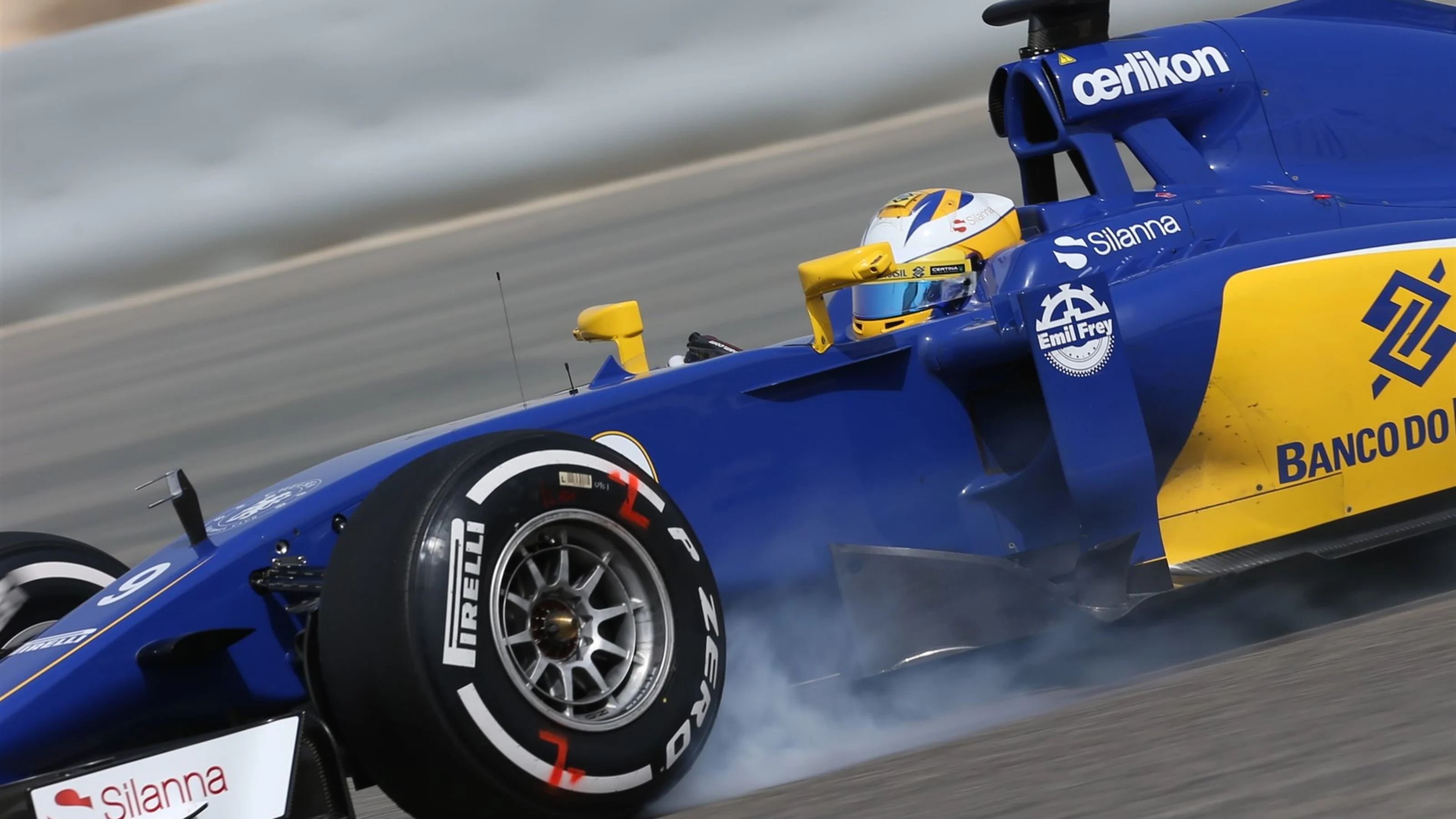 Marcus Ericsson (SWE) Sauber C34 locks up at Formula One World Championship, Rd4, Bahrain Grand