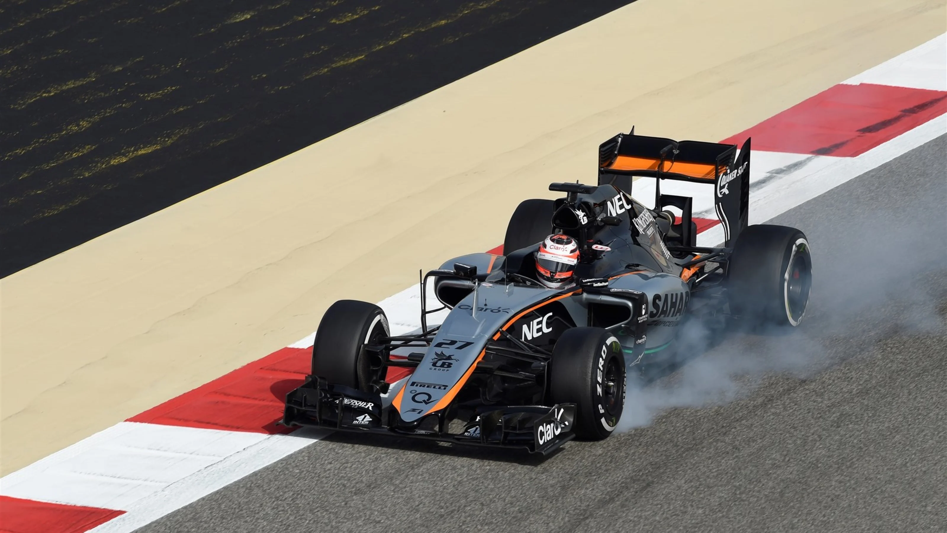 Nico Hulkenberg (GER) Force India VJM08 locks up at Formula One World Championship, Rd4, Bahrain