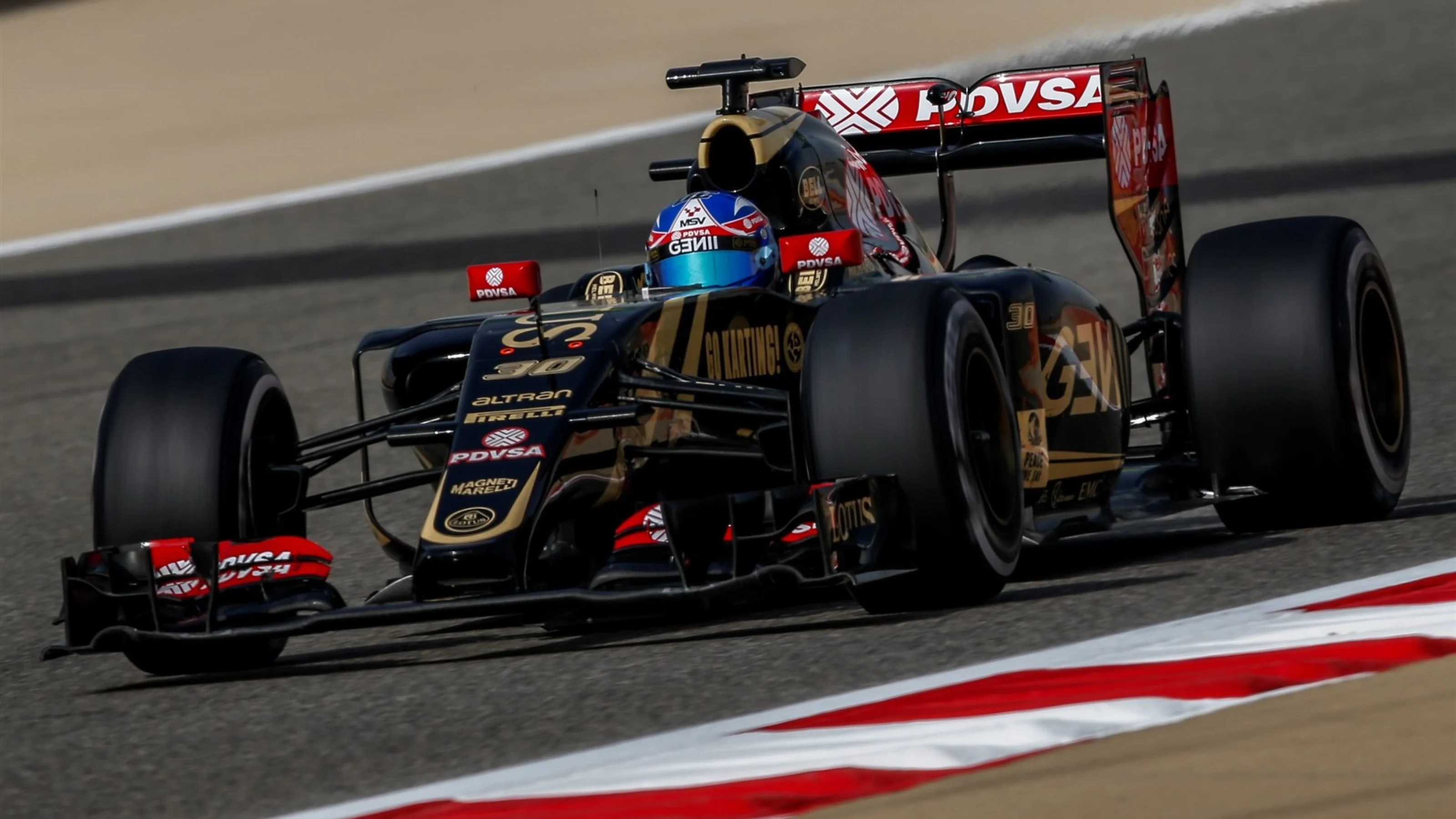 Jolyon Palmer (GBR) Lotus E23 Hybrid at Formula One World Championship, Rd4, Bahrain Grand Prix