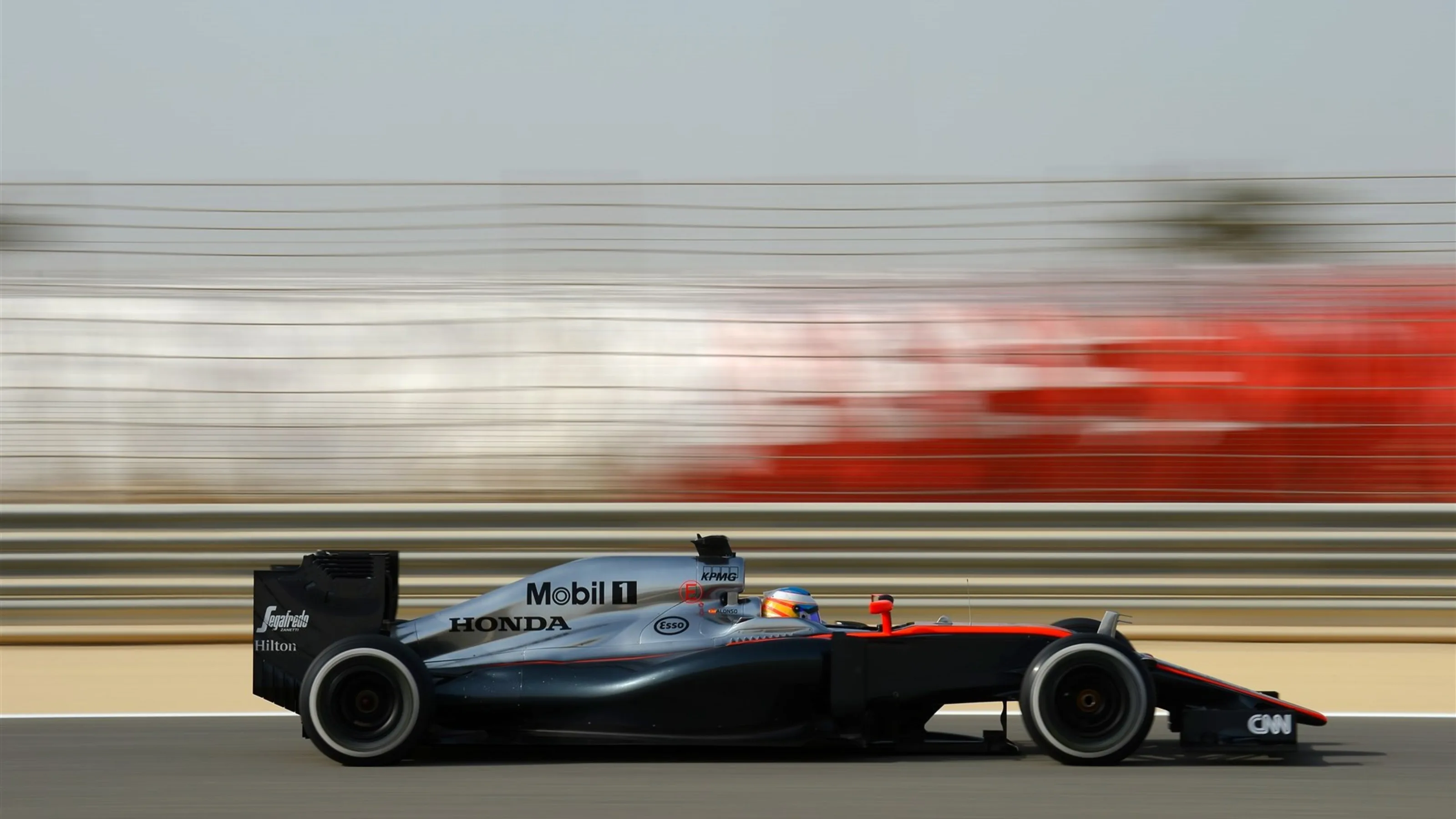 Fernando Alonso (ESP) McLaren MP4-30 at Formula One World Championship, Rd4, Bahrain Grand Prix