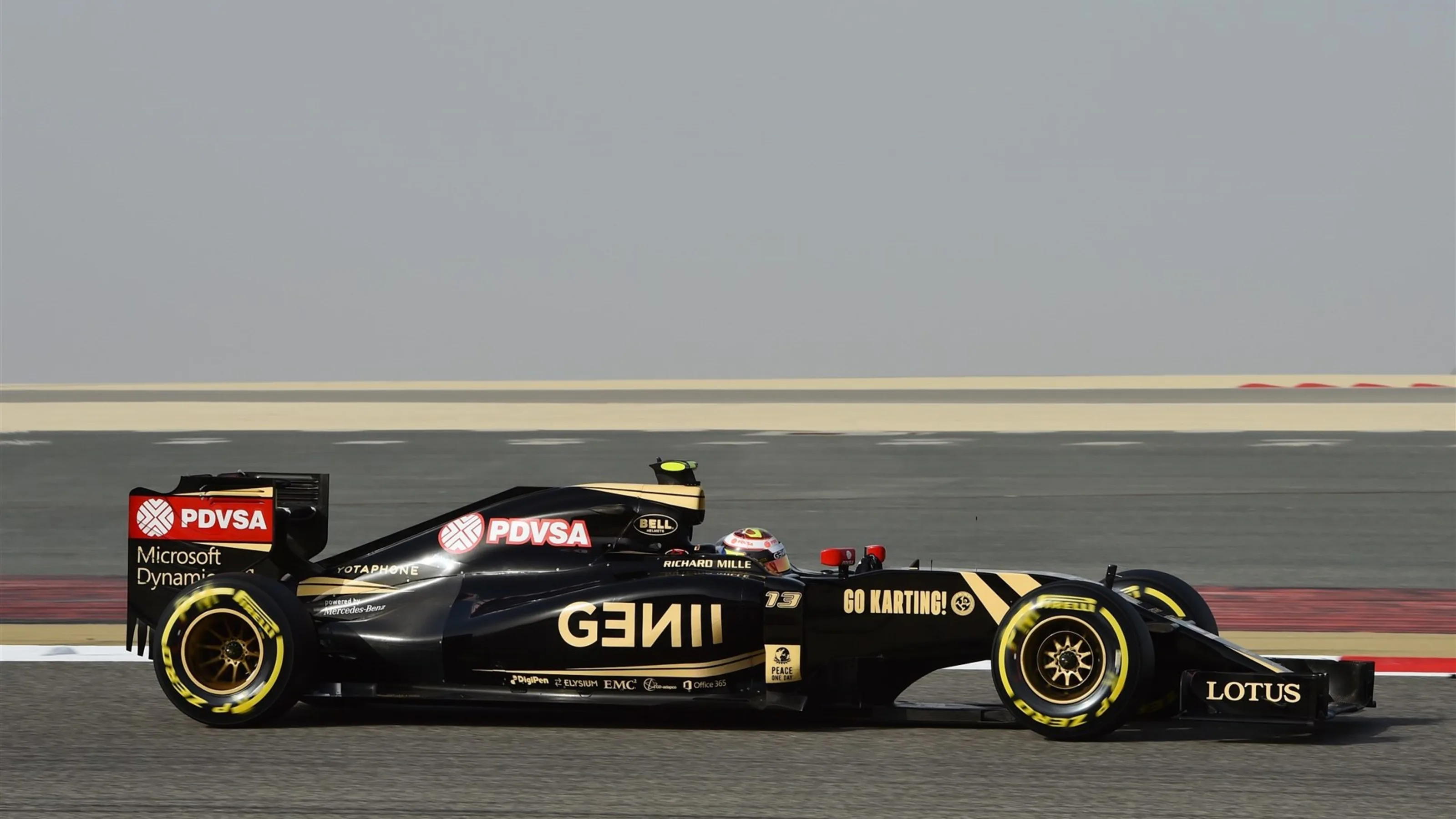 Pastor Maldonado (VEN) Lotus E23 Hybrid at Formula One World Championship, Rd4, Bahrain Grand Prix