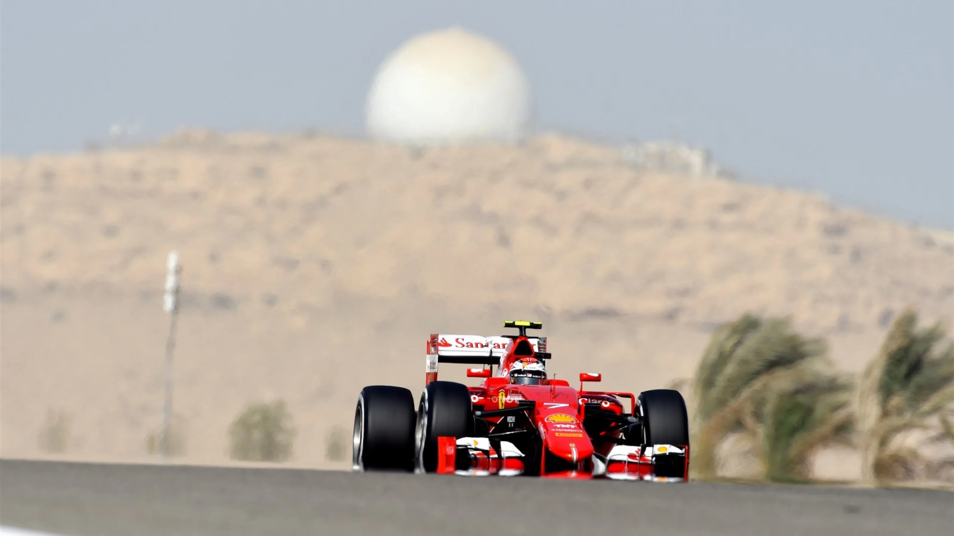 Kimi Raikkonen (FIN) Ferrari SF15-T at Formula One World Championship, Rd4, Bahrain Grand Prix