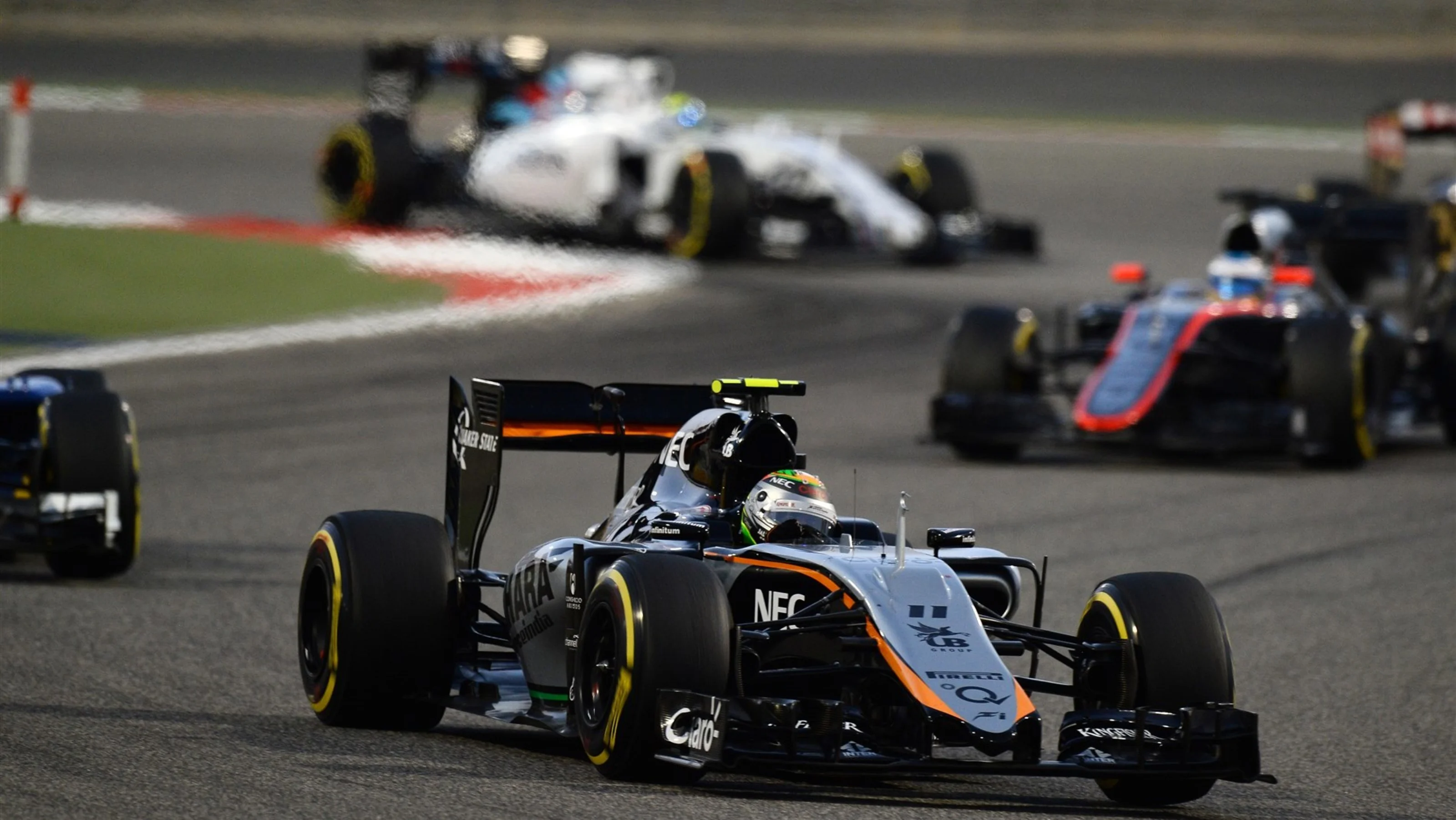 Sergio Perez (MEX) Force India VJM08 at Formula One World Championship, Rd4, Bahrain Grand Prix