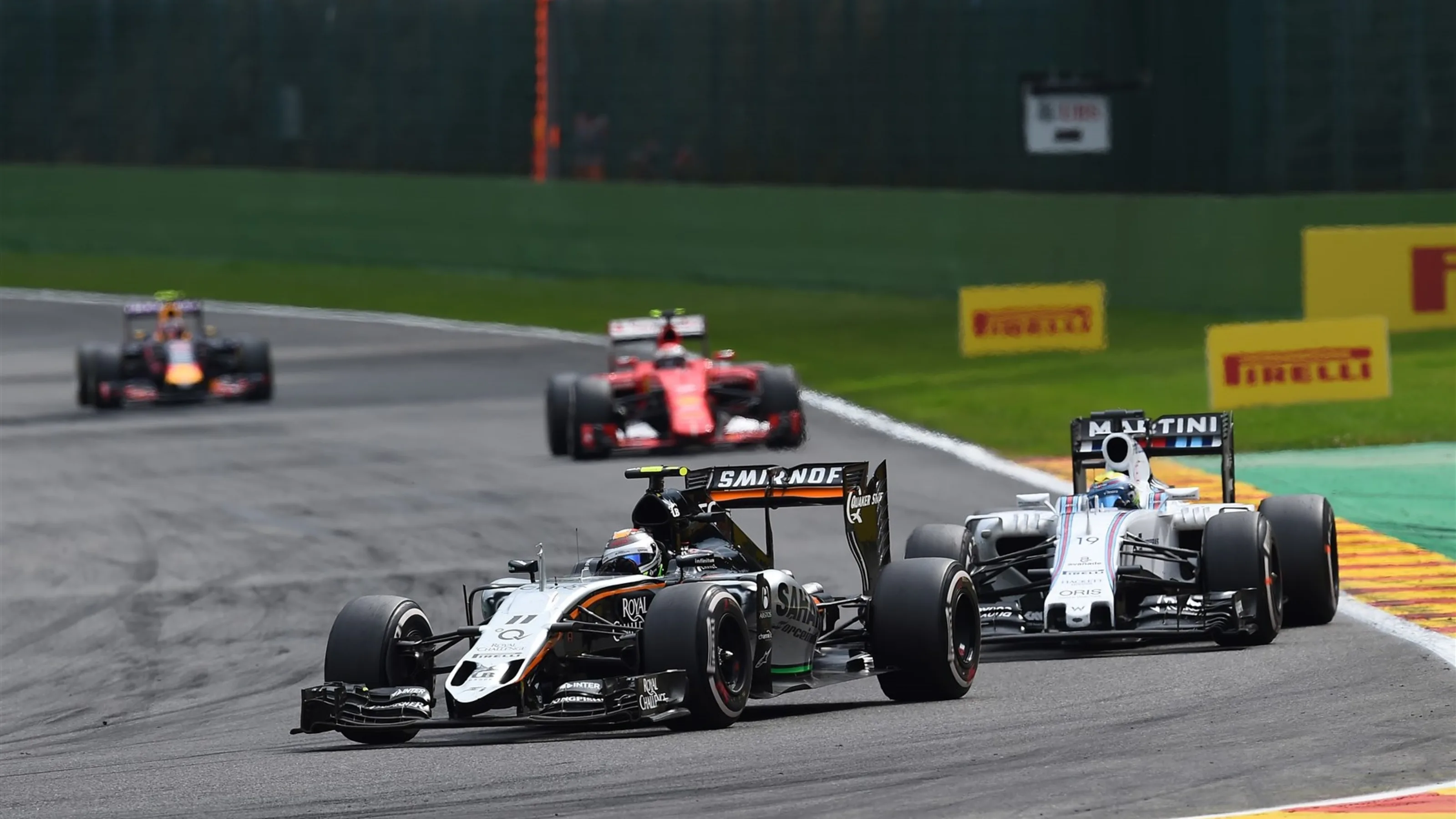 Sergio Perez (MEX) Force India VJM08 leads Felipe Massa (BRA) Williams FW37 at Formula One World