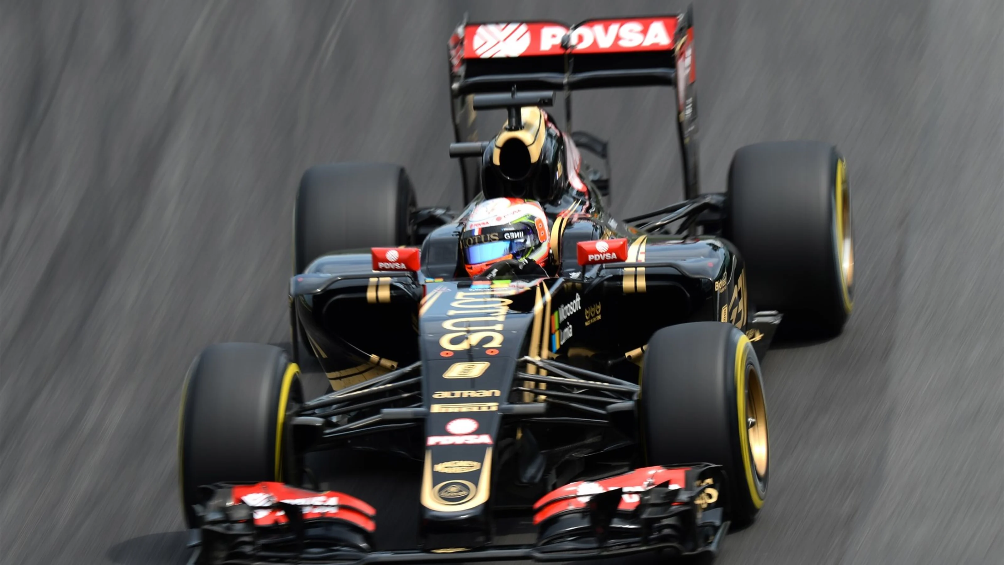 Romain Grosjean (FRA) Lotus E23 Hybrid at Formula One World Championship, Rd18, Brazilian Grand