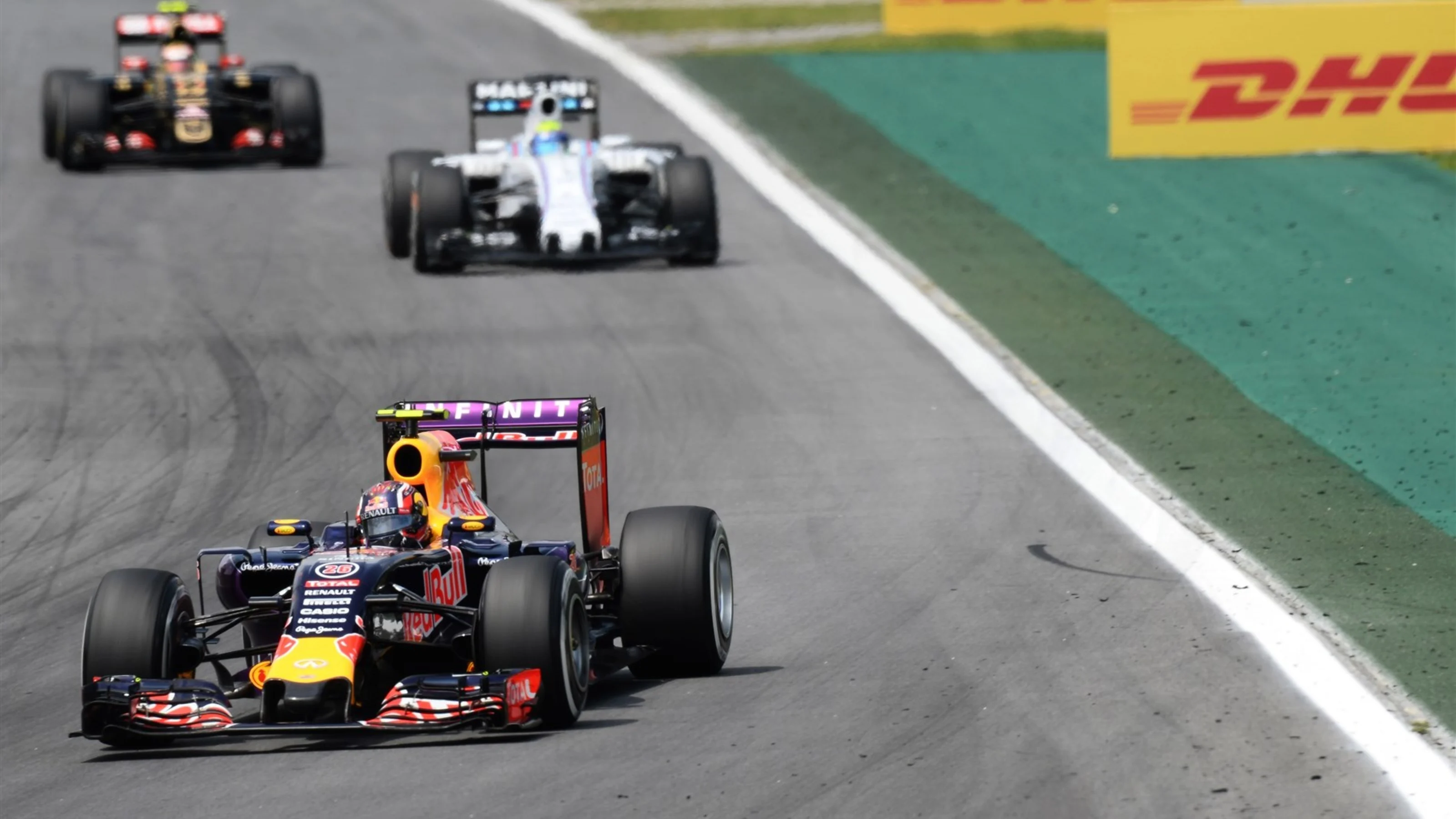Daniil Kvyat (RUS) Red Bull Racing RB11 at Formula One World Championship, Rd18, Brazilian Grand