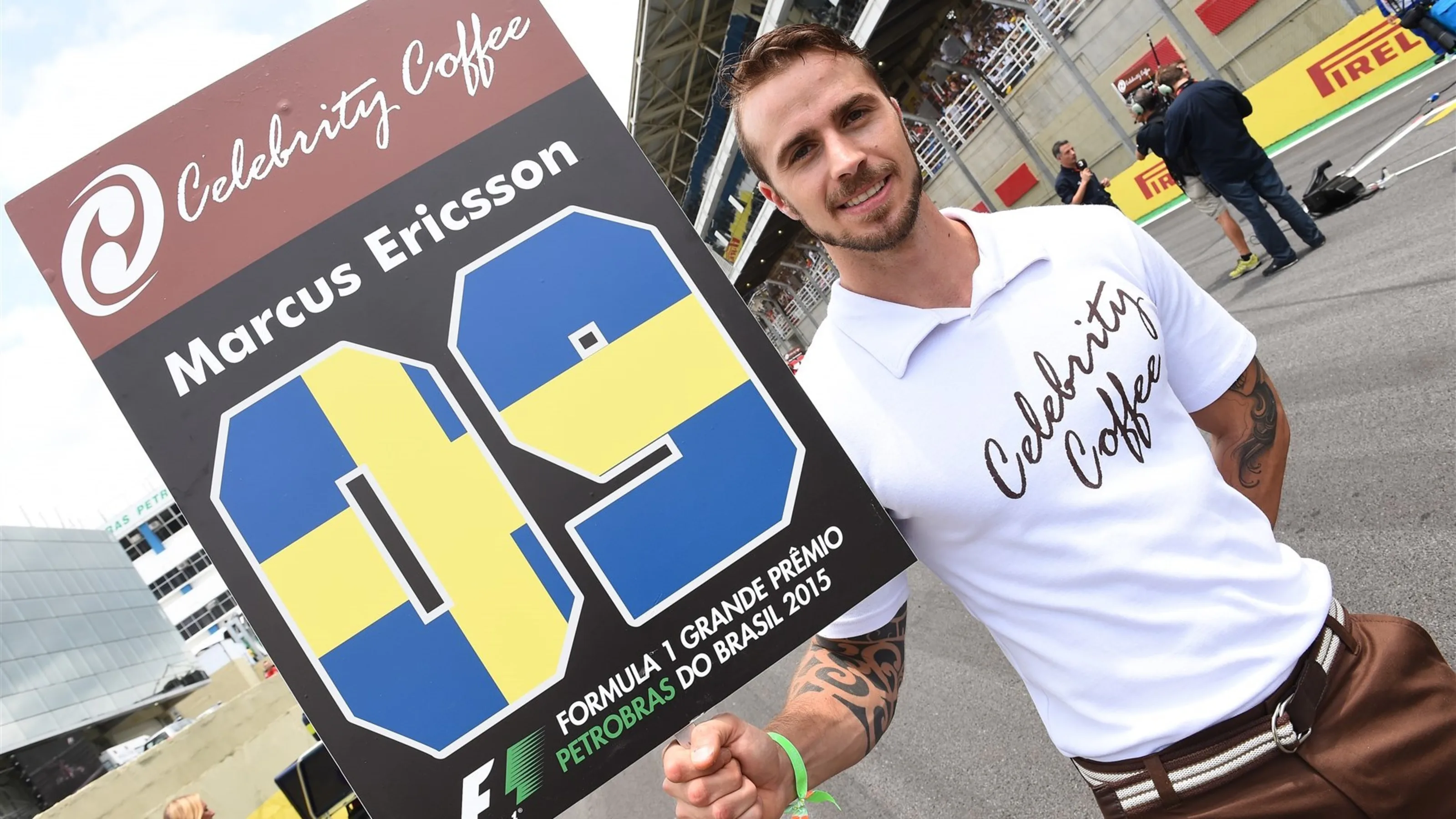 Girl boy at Formula One World Championship, Rd18, Brazilian Grand Prix, Race, Interlagos, Sao