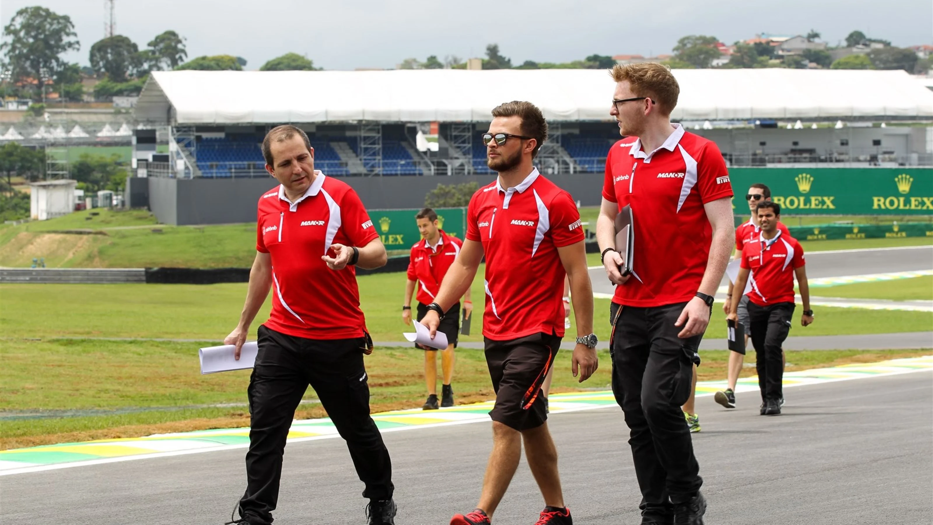 Will Stevens (GBR) Manor GP walk the track at Formula One World Championship, Rd18, Brazilian Grand