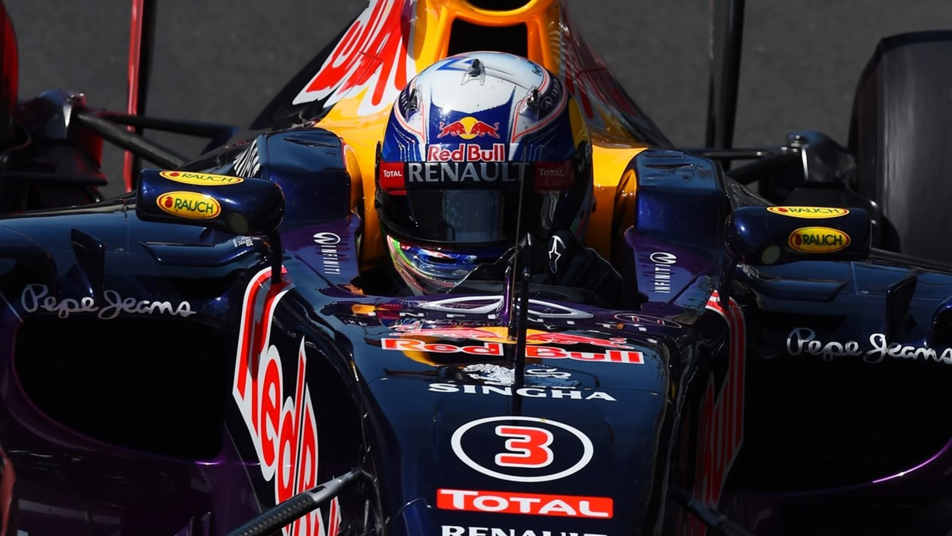 Daniel Ricciardo (AUS) Red Bull Racing RB11 at Formula One World Championship, Rd9, British Grand