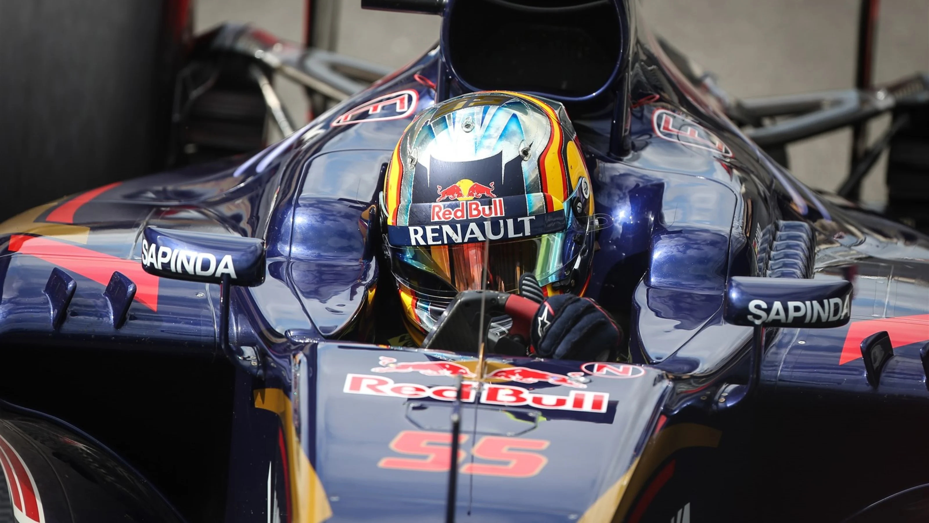 Carlos Sainz jr (ESP) Scuderia Toro Rosso STR10 at Formula One World Championship, Rd9, British
