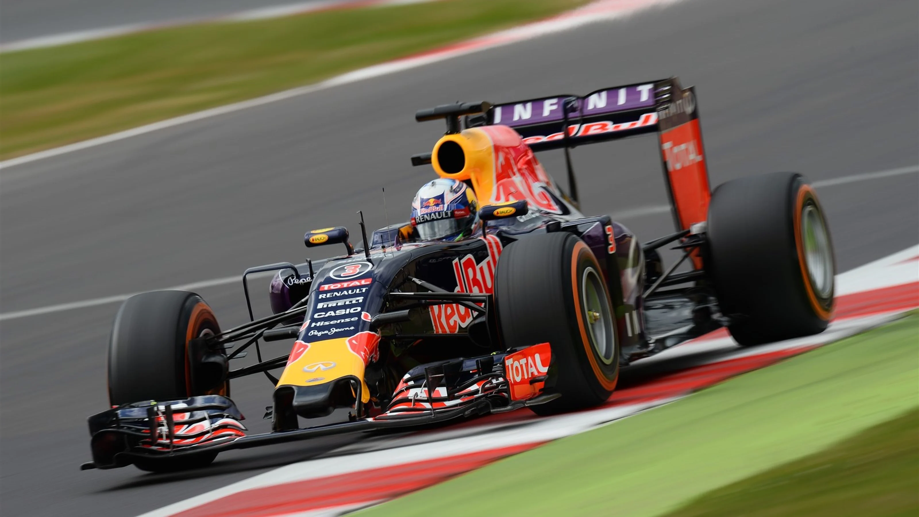 Daniel Ricciardo (AUS) Red Bull Racing RB11 at Formula One World Championship, Rd9, British Grand