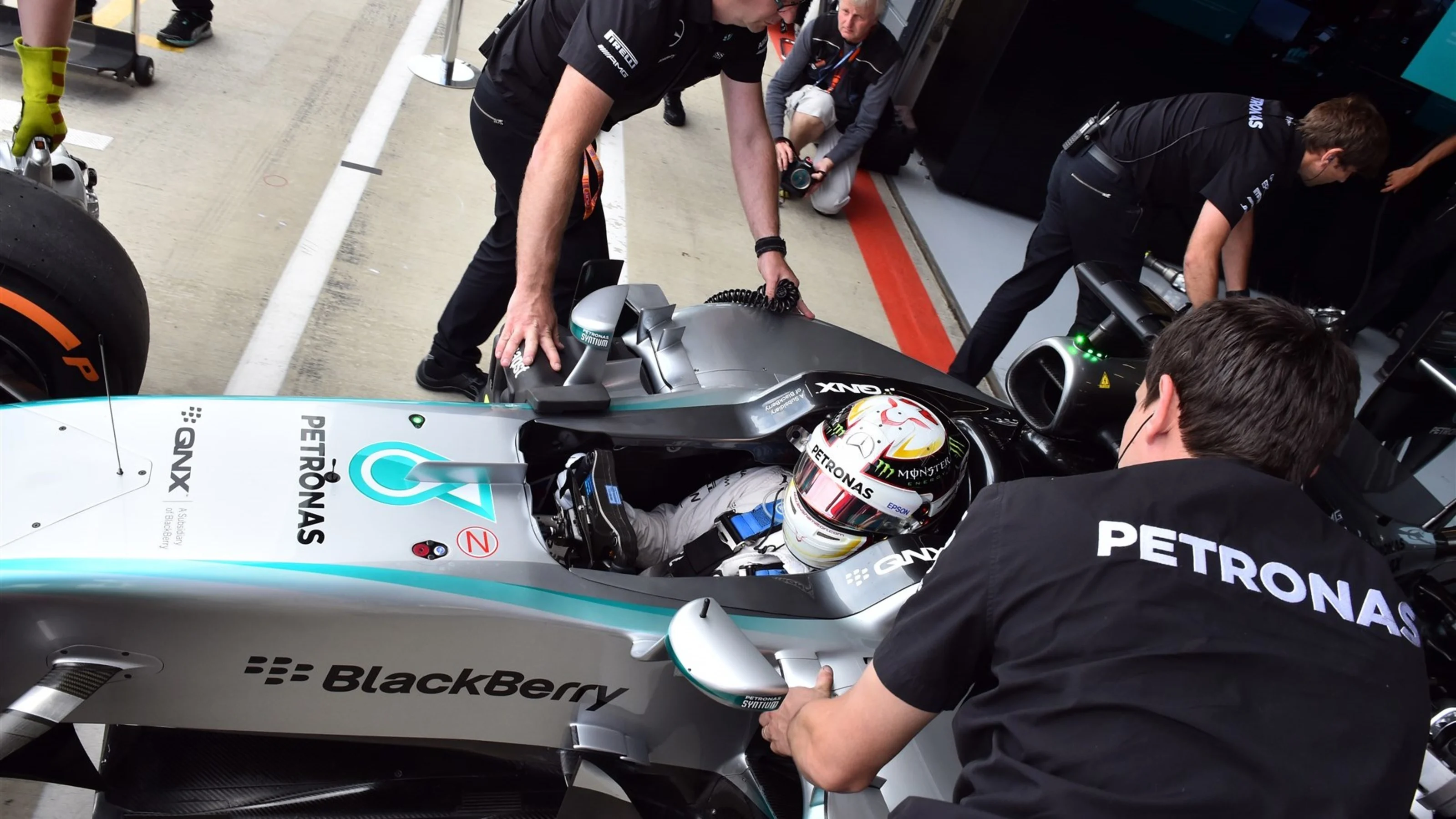 Lewis Hamilton (GBR) Mercedes AMG F1 W06 at Formula One World Championship, Rd9, British Grand