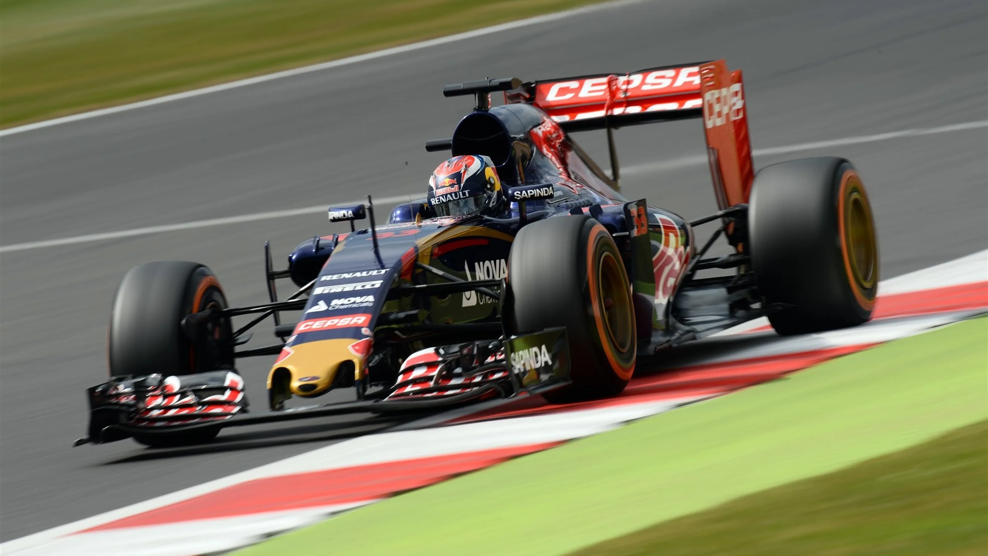 Carlos Sainz jr (ESP) Scuderia Toro Rosso STR10 at Formula One World Championship, Rd9, British