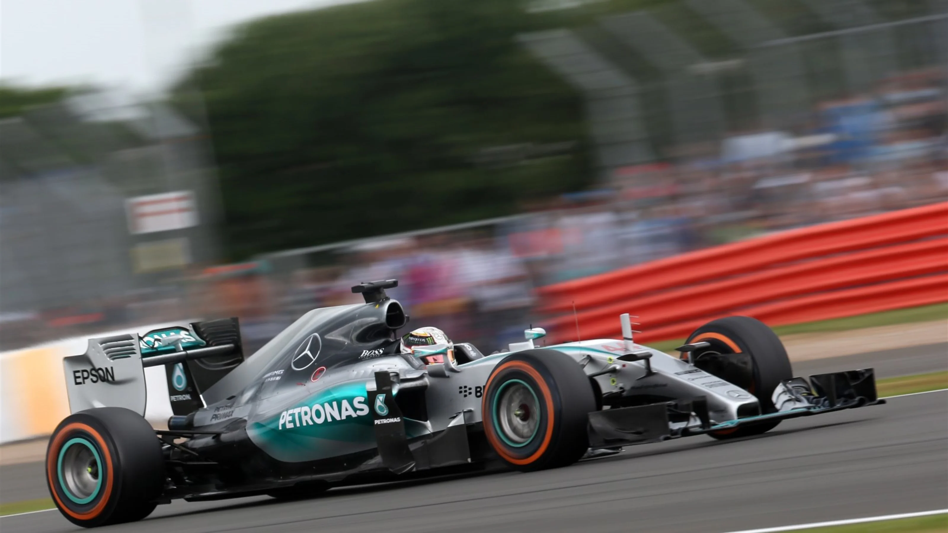 Lewis Hamilton (GBR) Mercedes AMG F1 W06 at Formula One World Championship, Rd9, British Grand