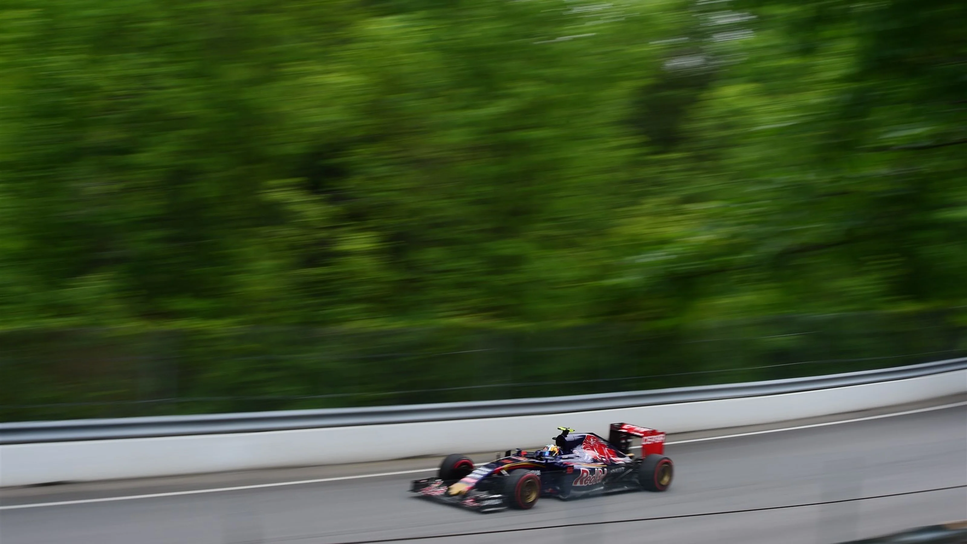 Carlos Sainz jr (ESP) Scuderia Toro Rosso STR10 at Formula One World Championship, Rd7, Canadian