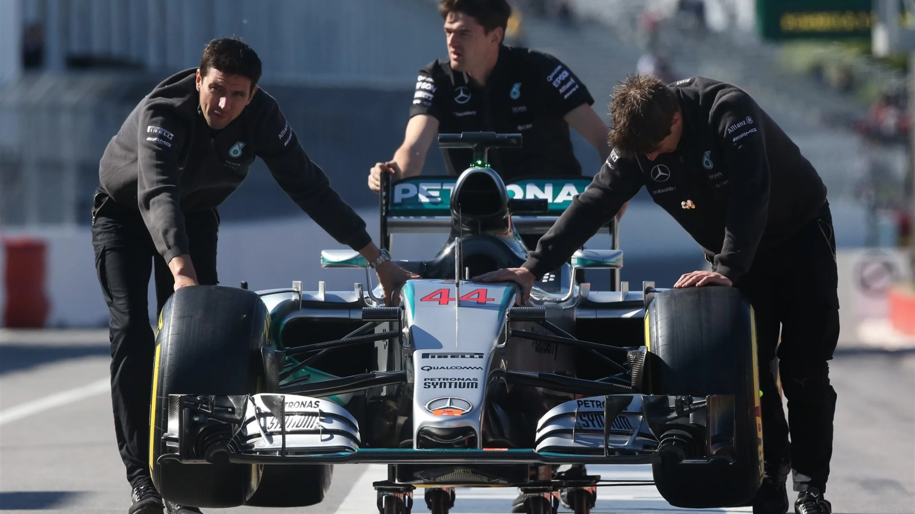The car Lewis Hamilton (GBR) Mercedes AMG F1 W06 is pushed in pit lane at Formula One World