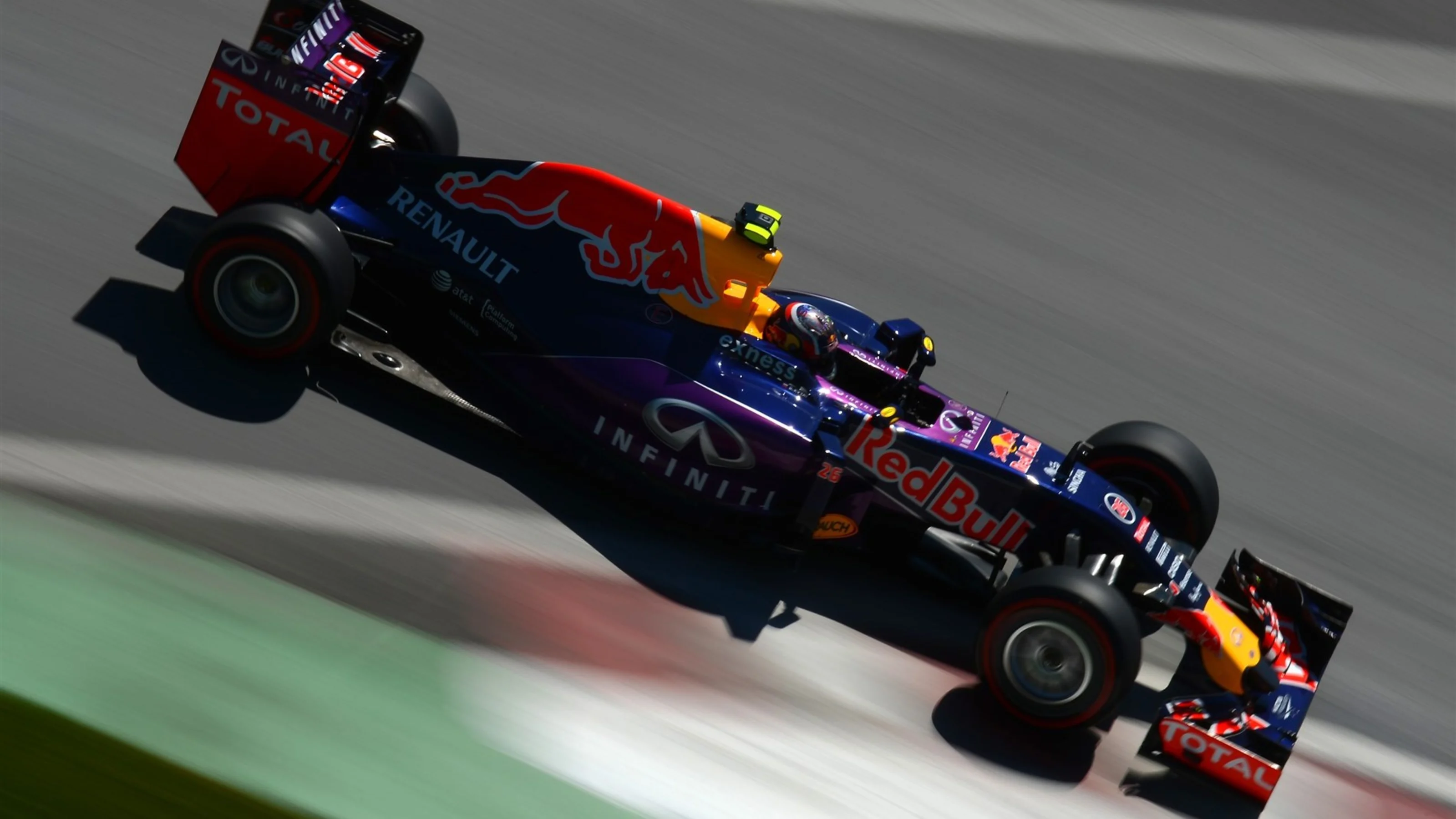 Daniil Kvyat (RUS) Red Bull Racing RB11 at Formula One World Championship, Rd7, Canadian Grand