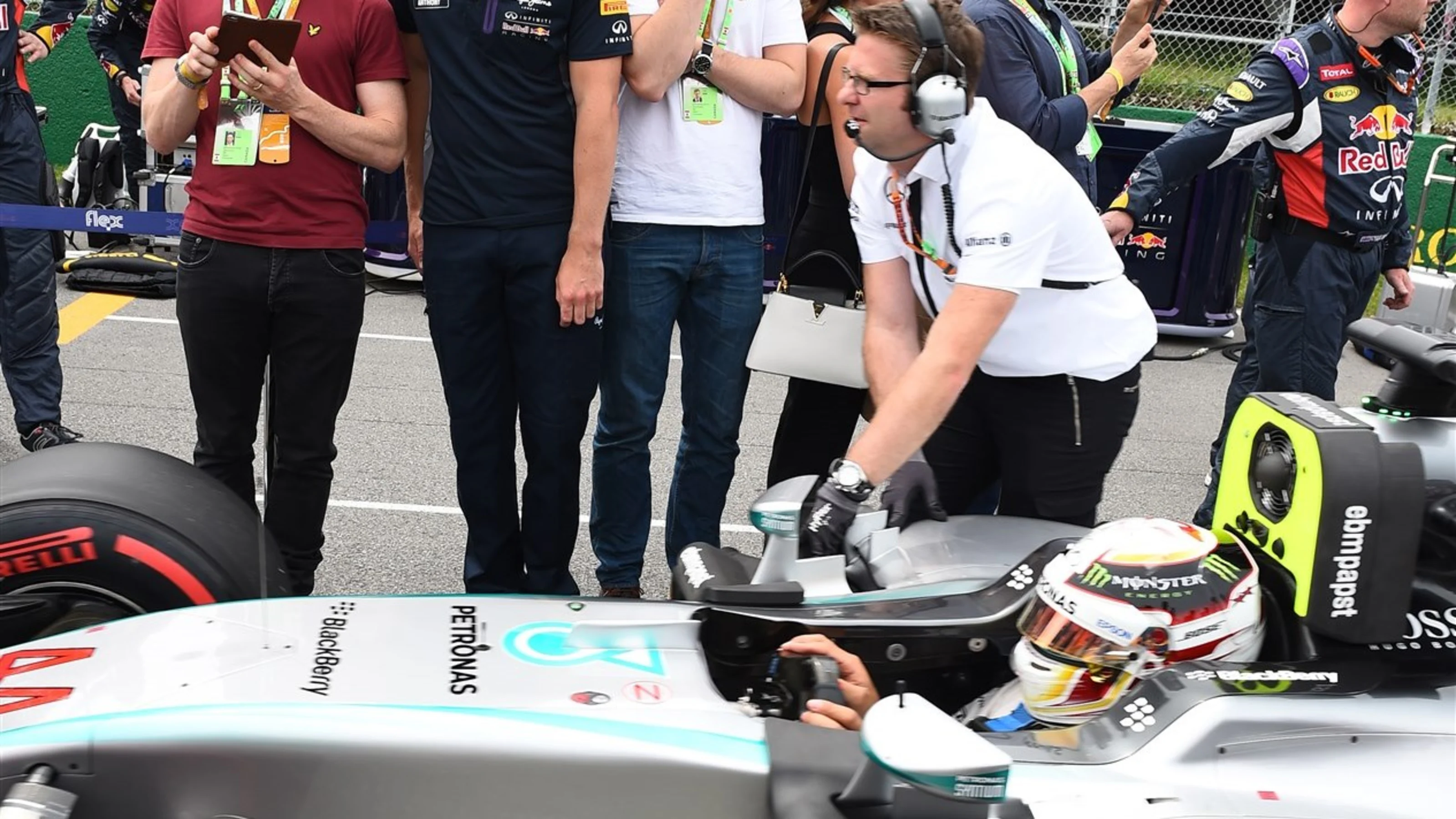 Lewis Hamilton (GBR) Mercedes AMG F1 W06 on the grid at Formula One World Championship, Rd7,